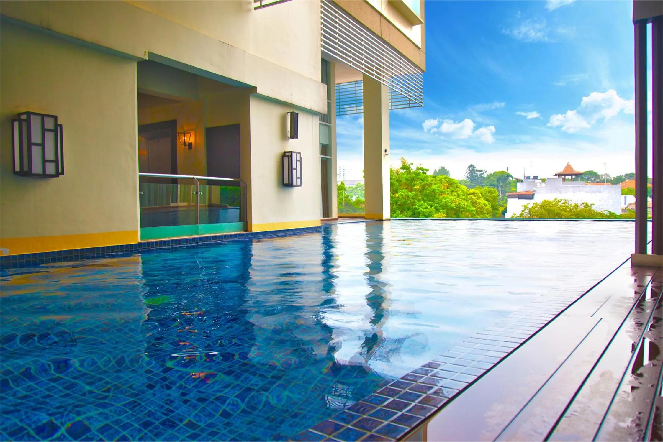 Pool view in De Paviljoen Bandung