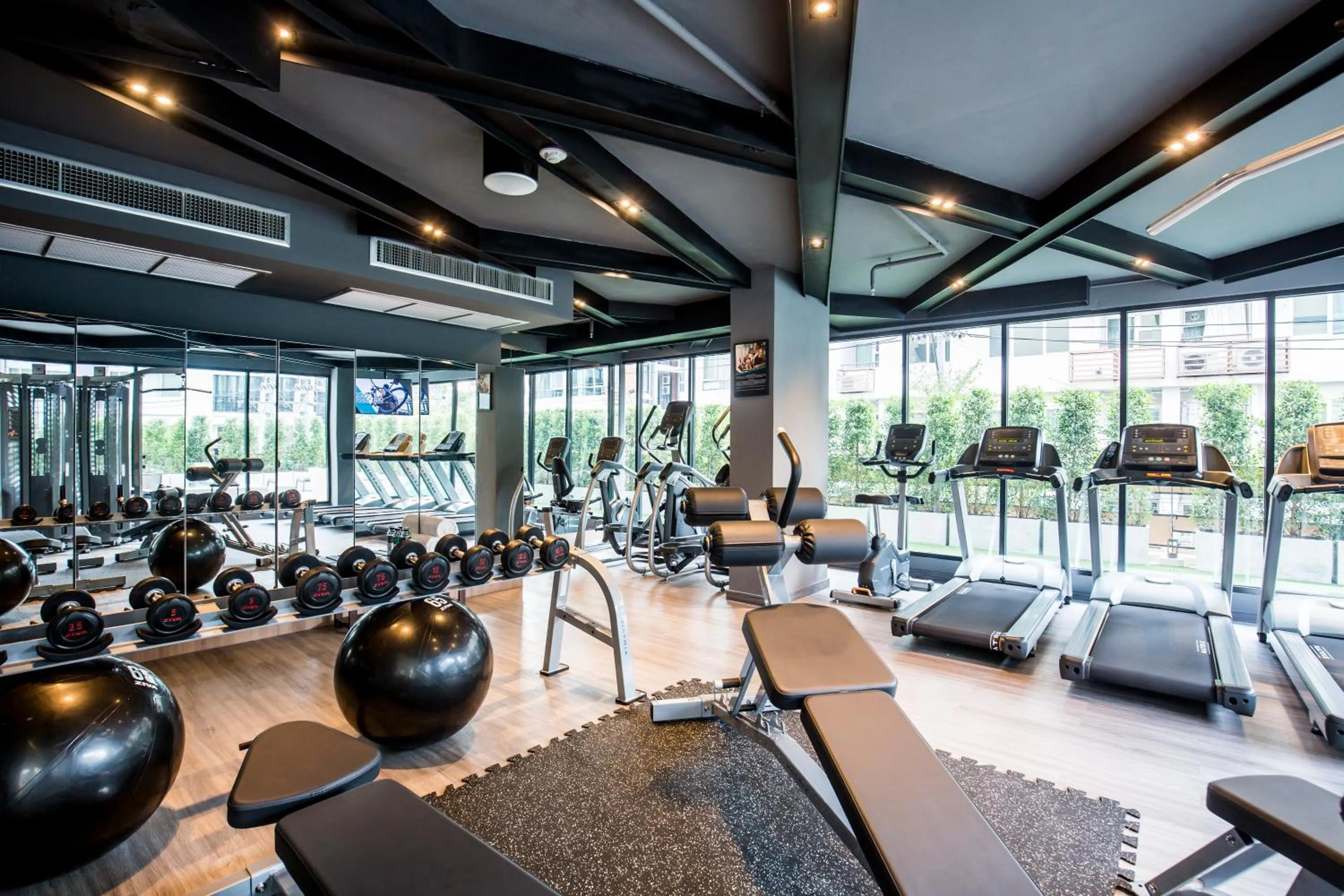 Fitness centre/facilities in Cross Vibe Bangkok Sukhumvit