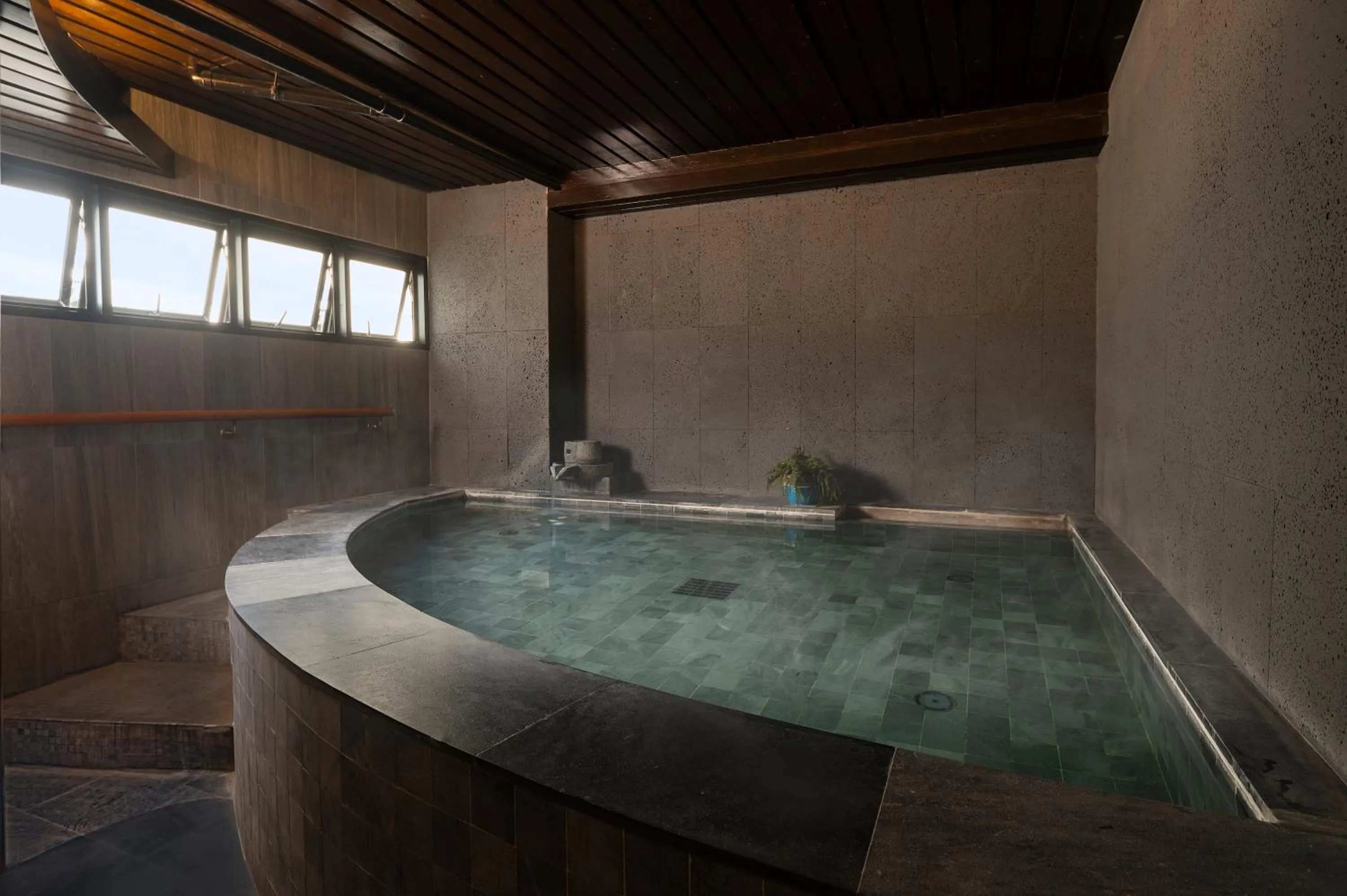 Hot Spring Bath in Cross Vibe Bangkok Sukhumvit