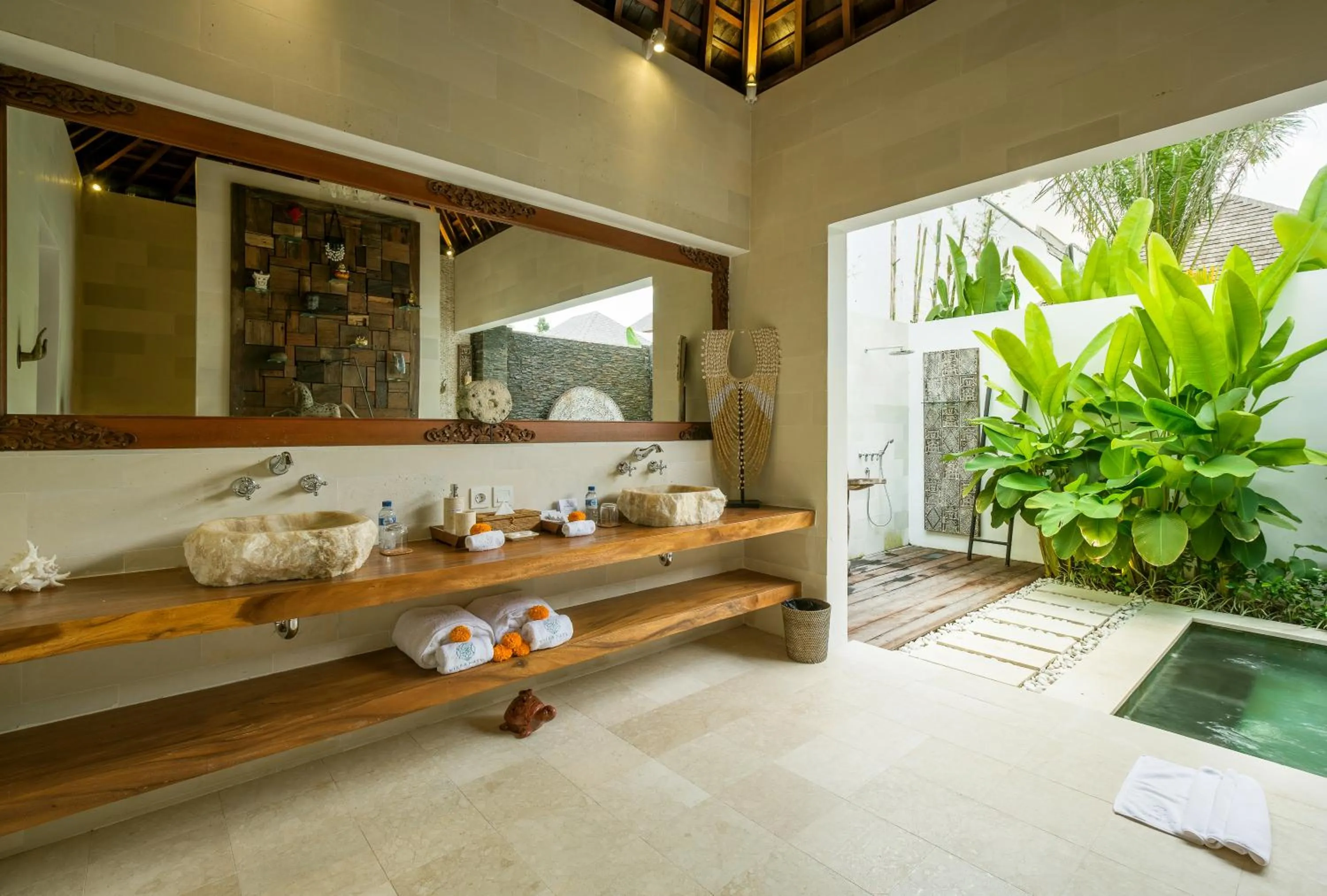 Bathroom in Villa Naty Canggu - 6 Bedrooms Luxury Villa