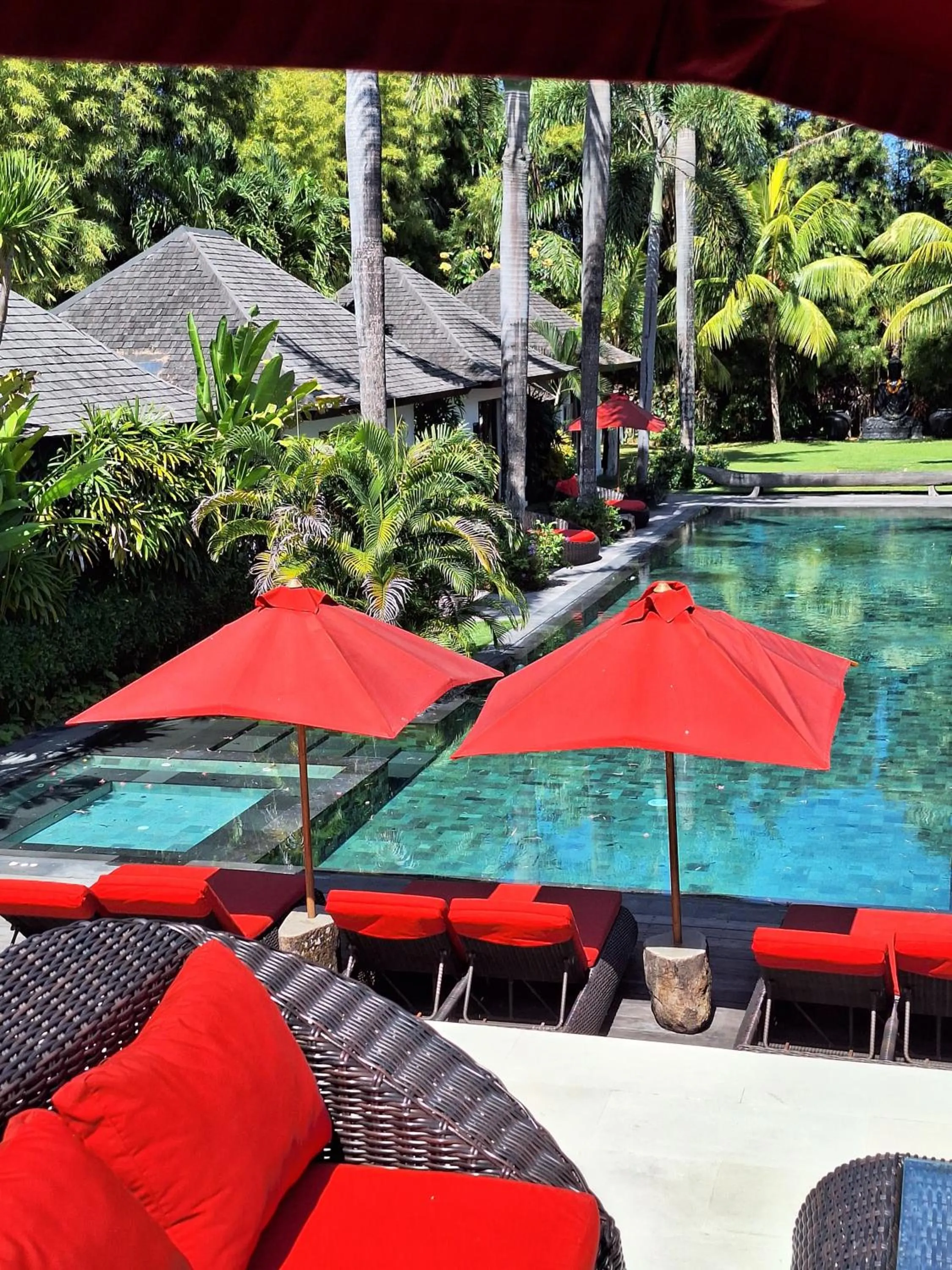 Swimming pool in Villa Naty Canggu - 6 Bedrooms Luxury Villa
