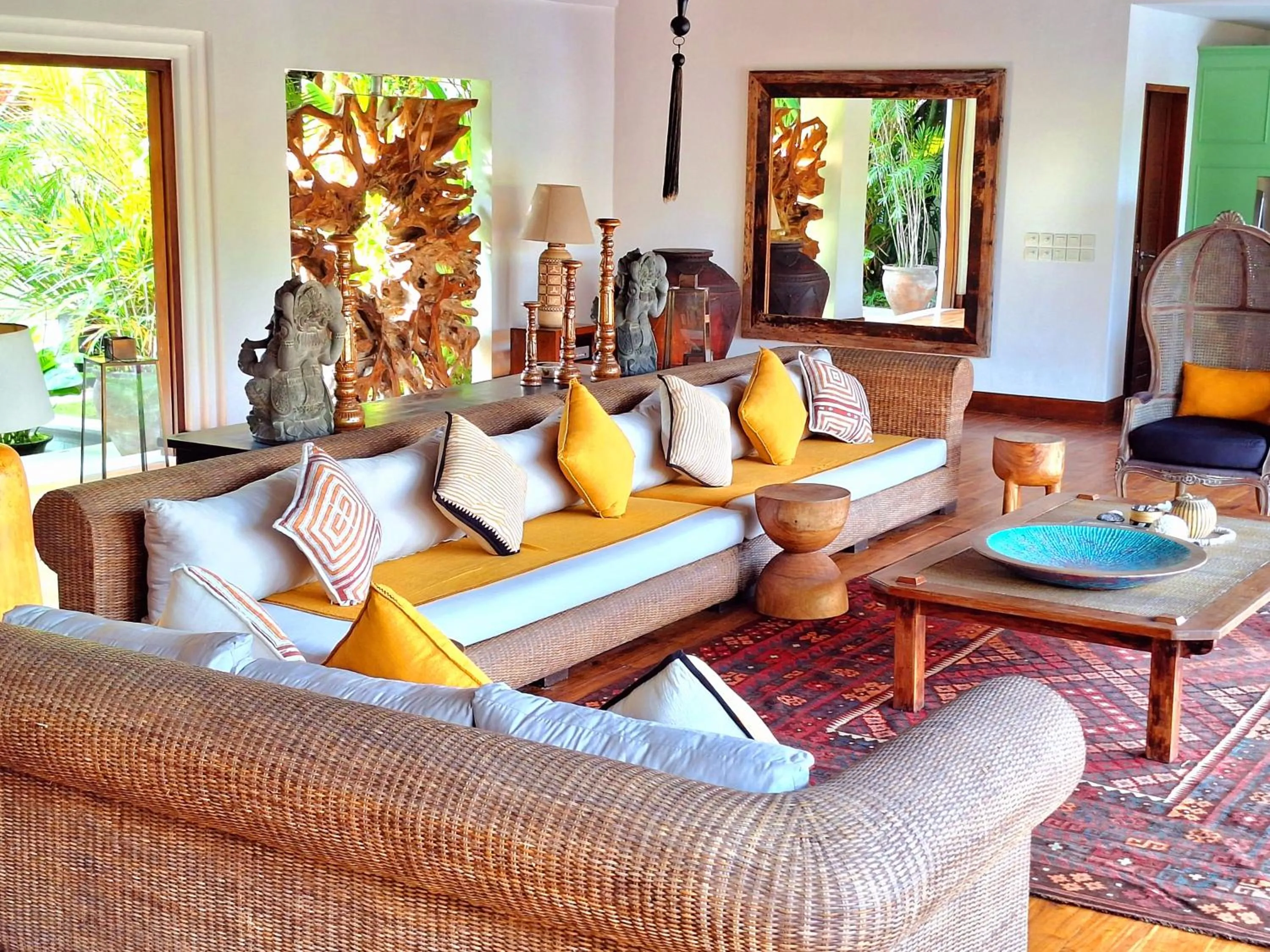 Living room in Villa Naty Canggu - 6 Bedrooms Luxury Villa