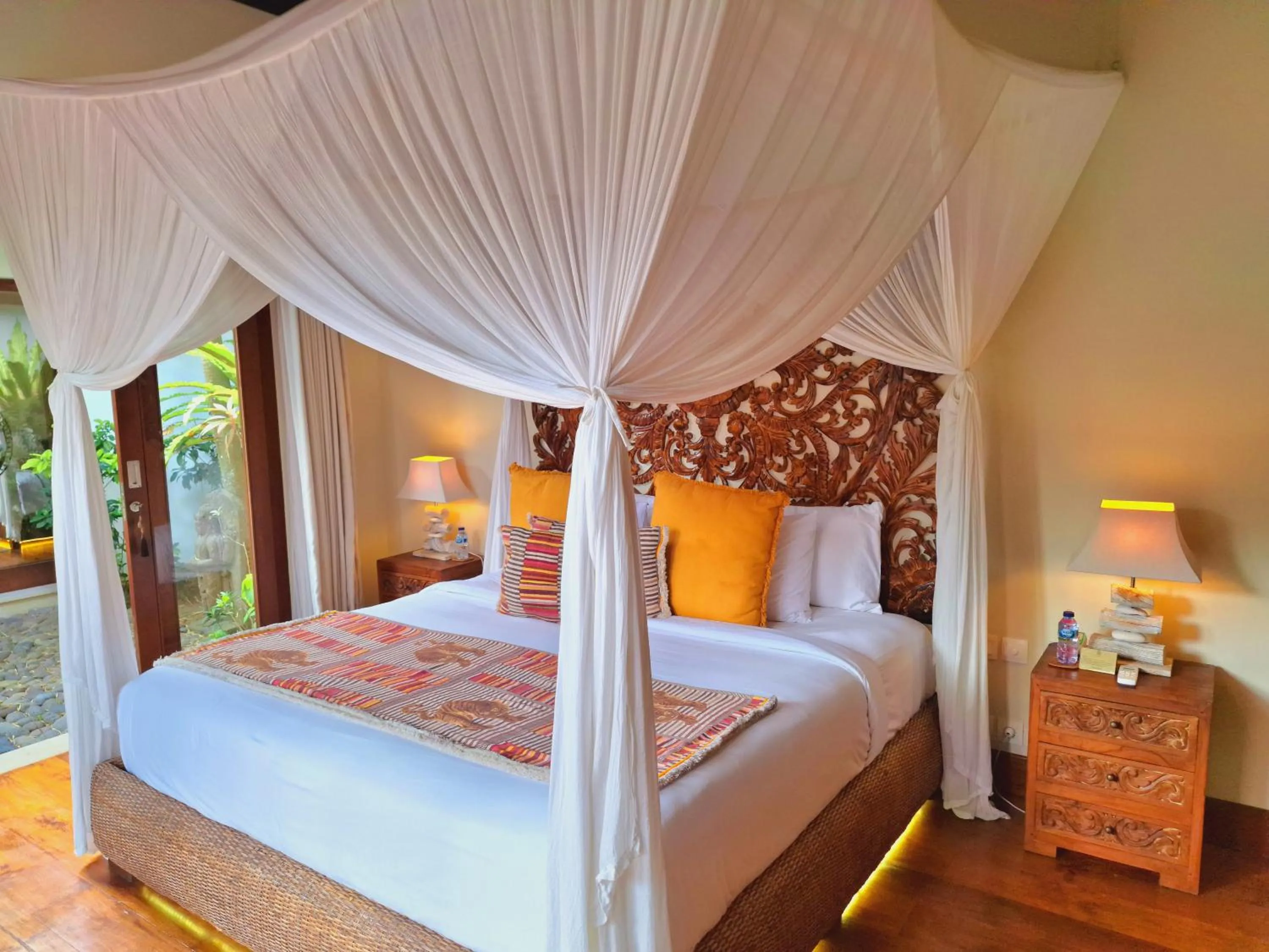 Bed in Villa Naty Canggu - 6 Bedrooms Luxury Villa