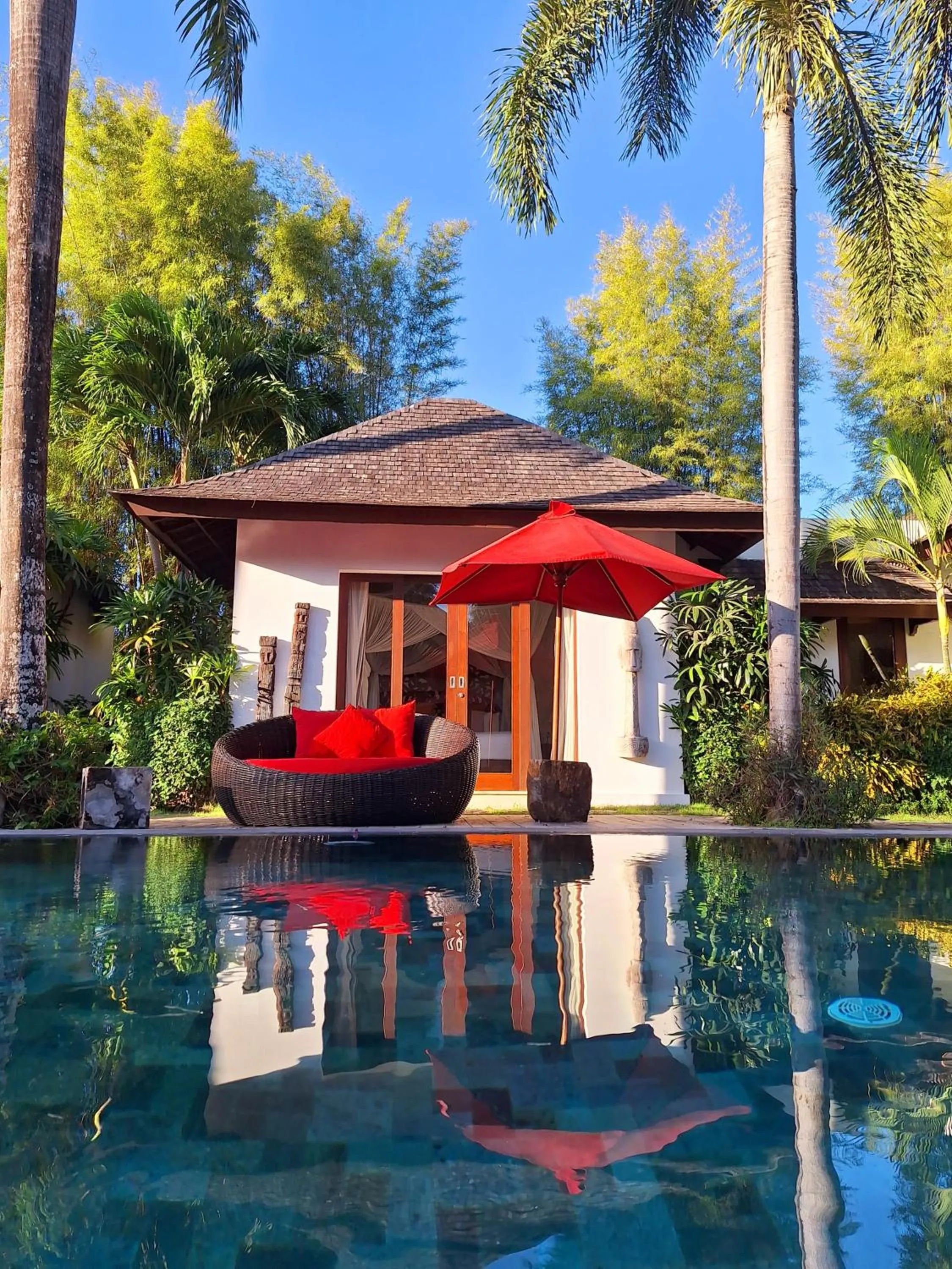 Swimming pool in Villa Naty Canggu - 6 Bedrooms Luxury Villa