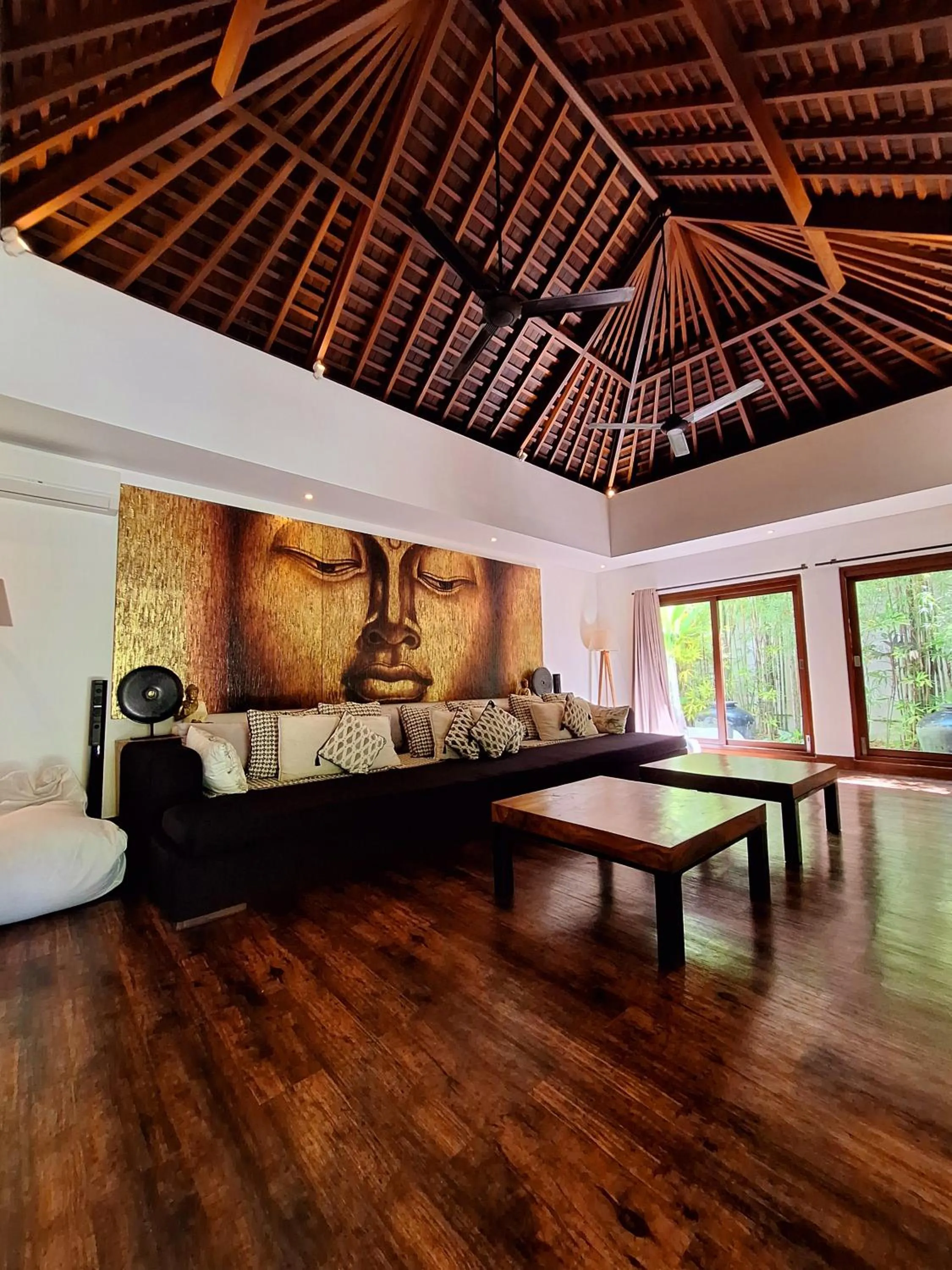 Communal lounge/ TV room in Villa Naty Canggu - 6 Bedrooms Luxury Villa