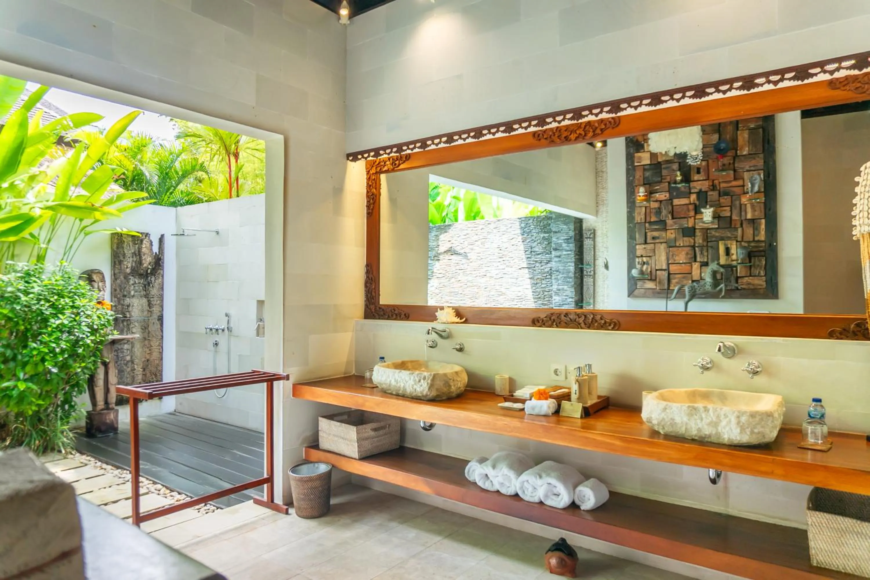 Bathroom in Villa Naty Canggu - 6 Bedrooms Luxury Villa