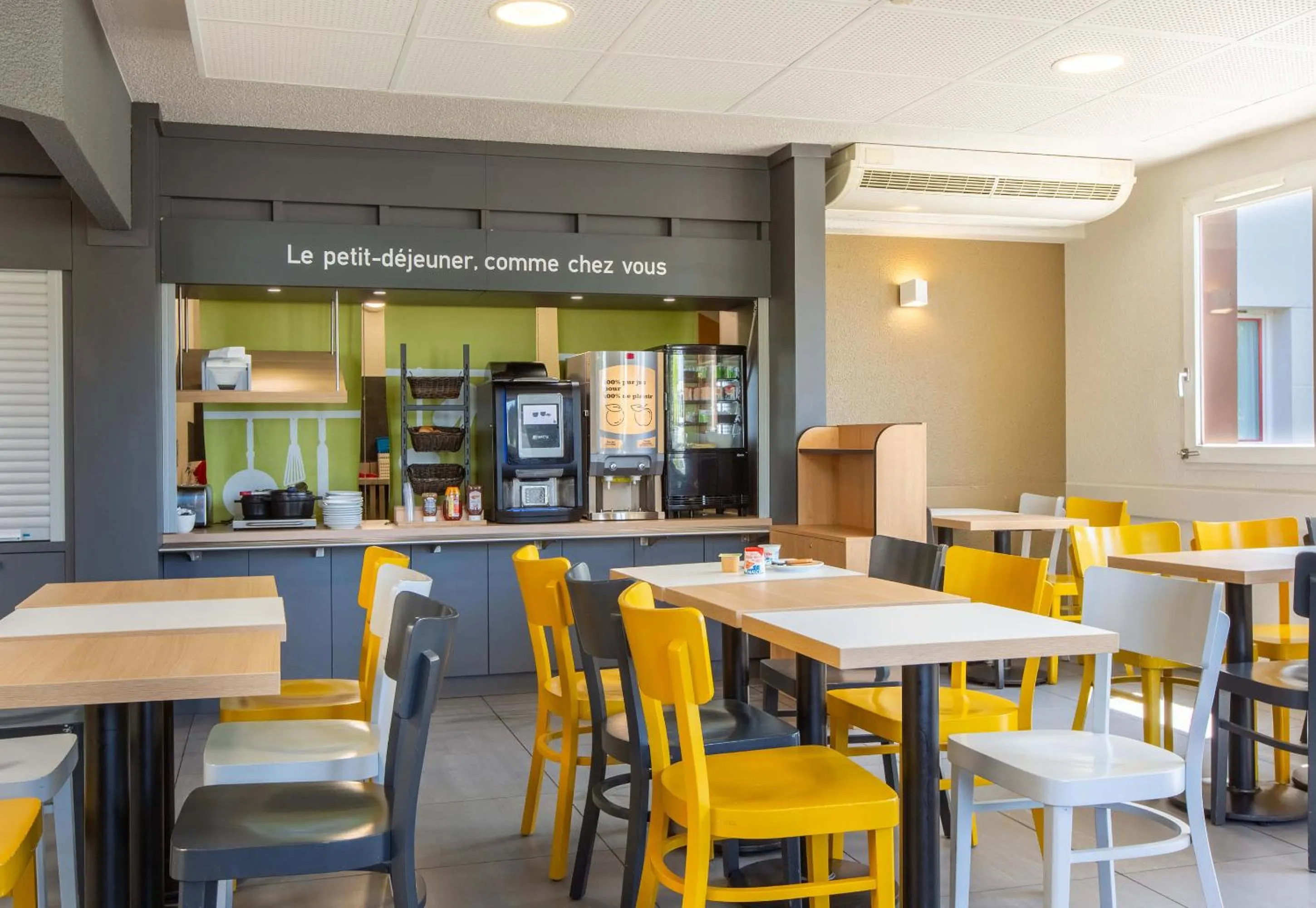 Restaurant/places to eat in B&B HOTEL CHATEAUROUX Déols