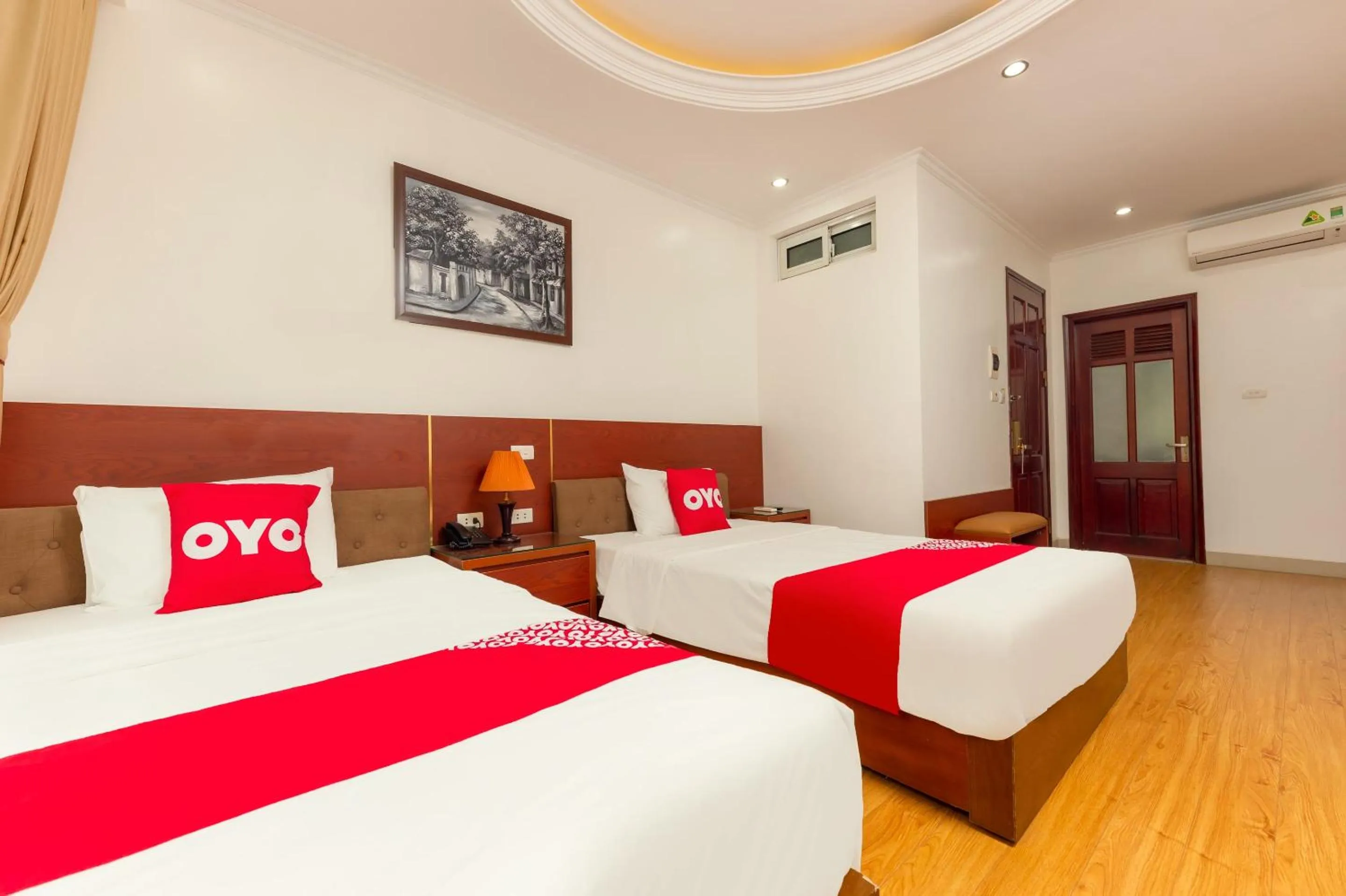 Bedroom, Bed in Super OYO Capital O 387 Bach Duong Hotel