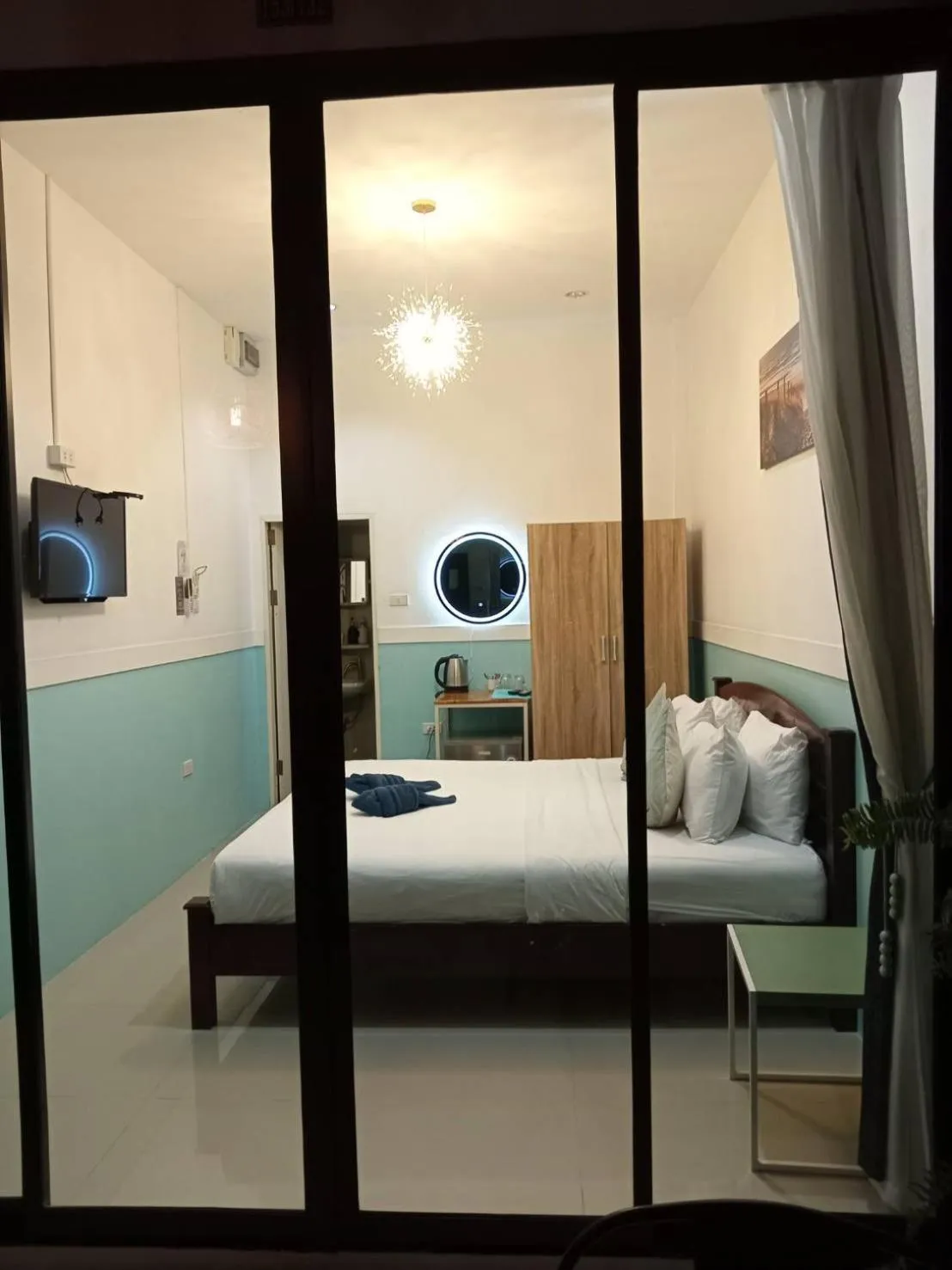 Bed in Blue Moon Samed