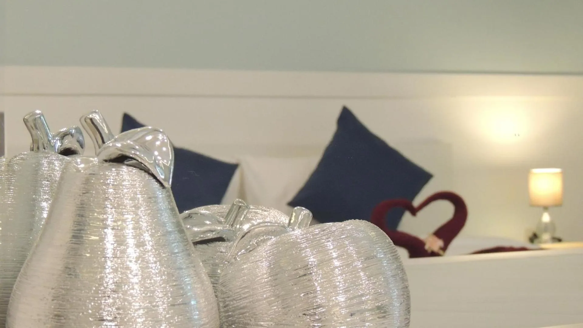 Bedroom, Bed in Blue Moon Samed