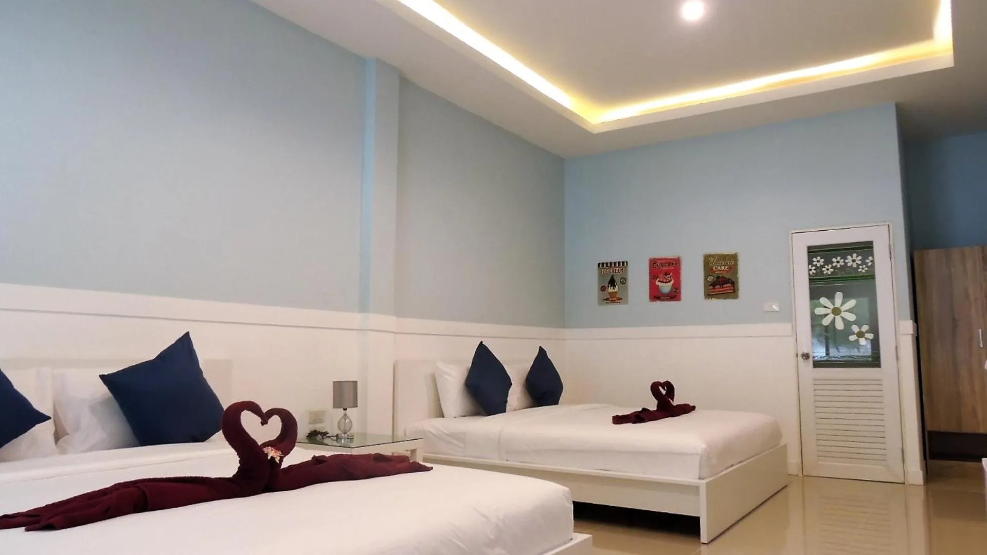 Bed in Blue Moon Samed