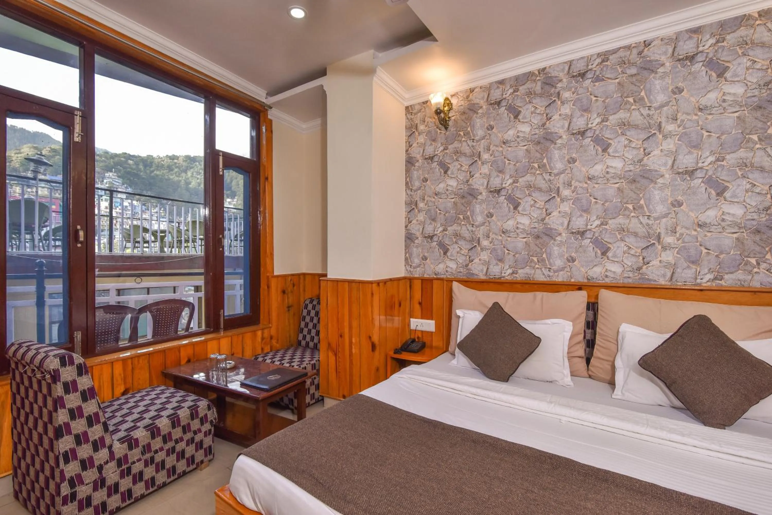 Bed in The Posh Hotel