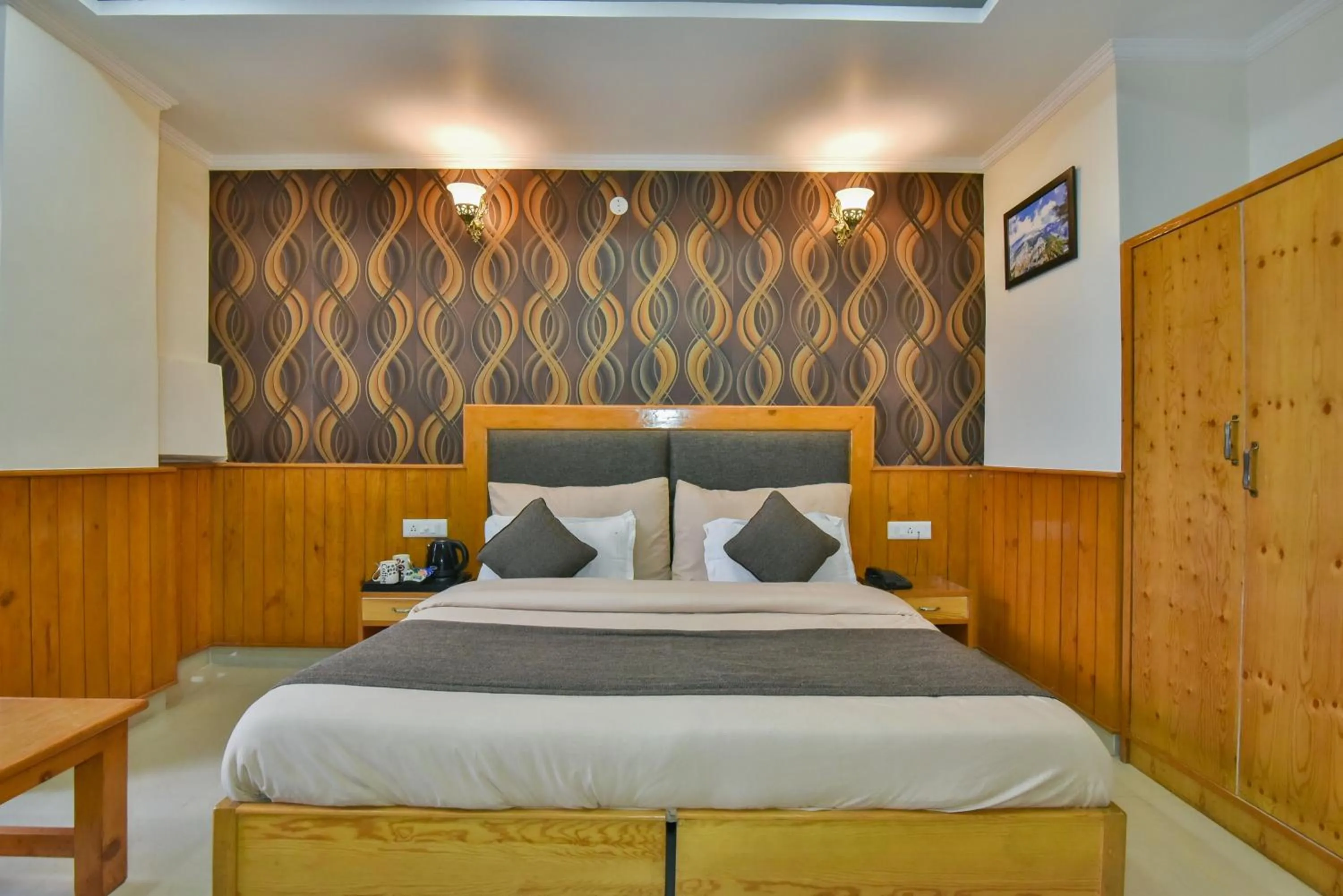 Bed in The Posh Hotel