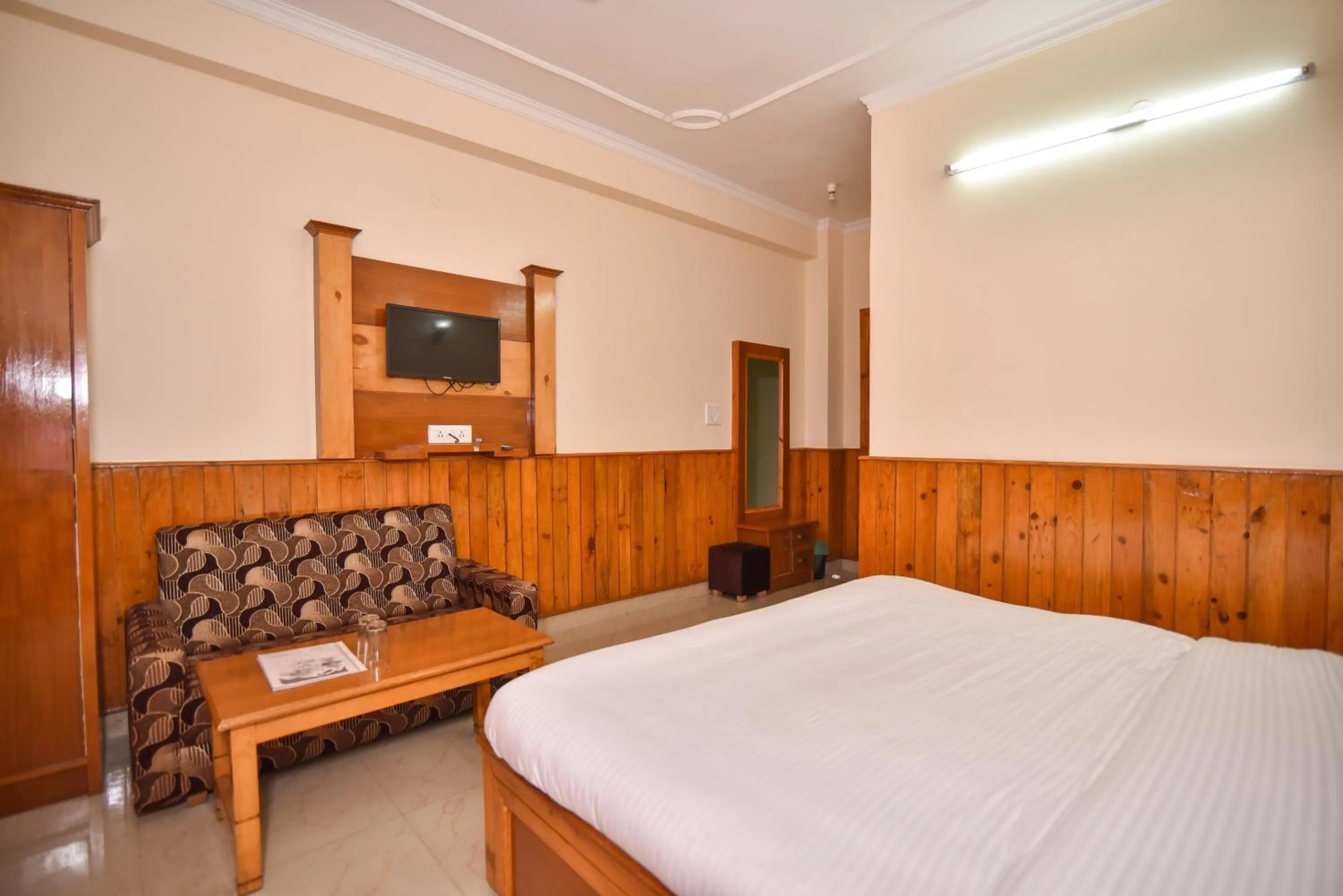 Bed in The Posh Hotel