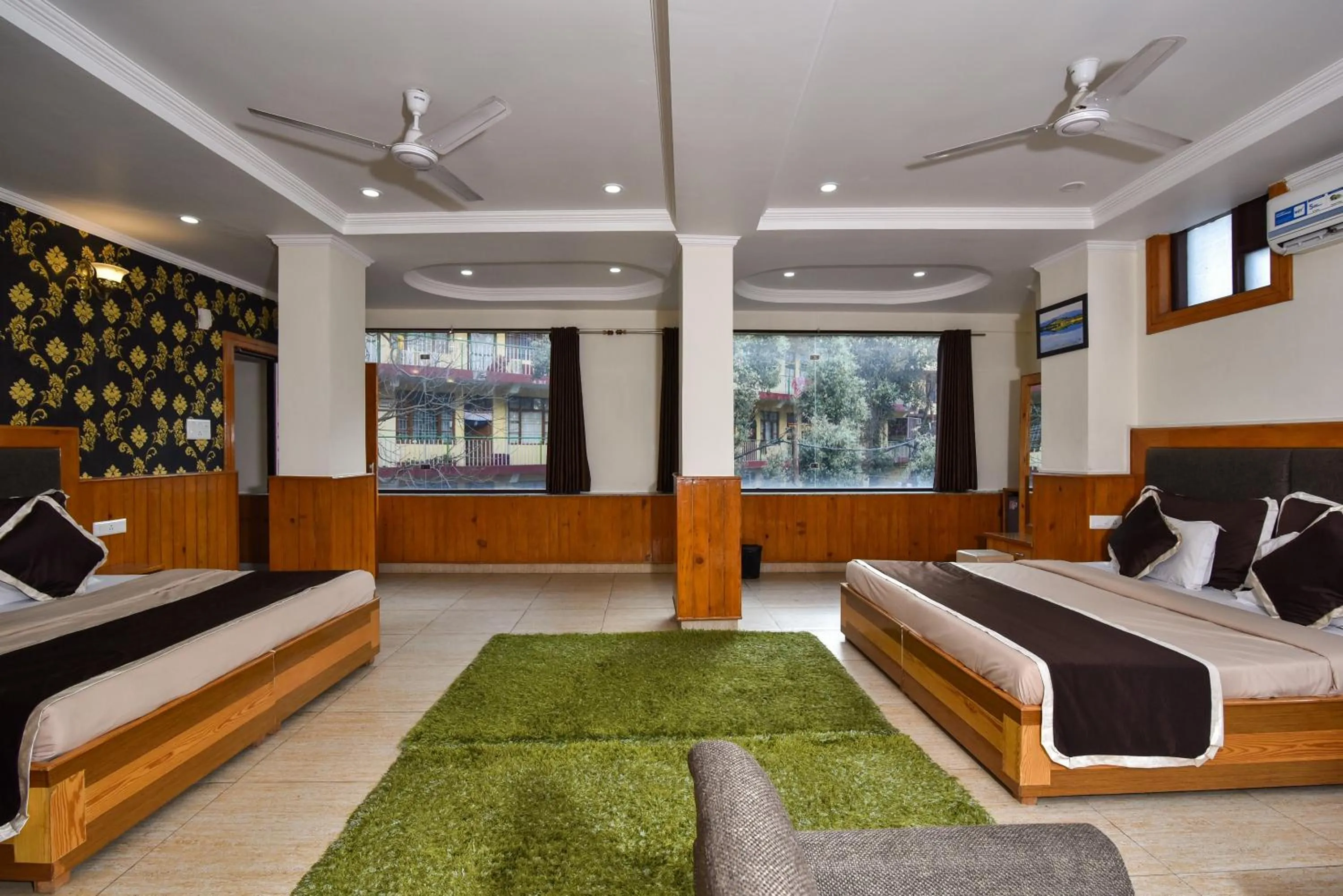 Photo of the whole room in The Posh Hotel