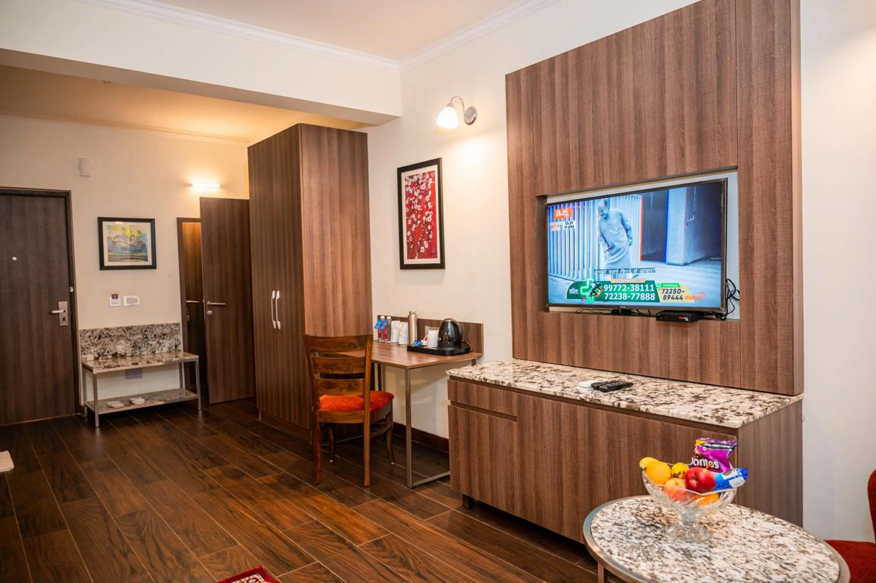 TV and multimedia in La Oasis by Meraden ,Goa