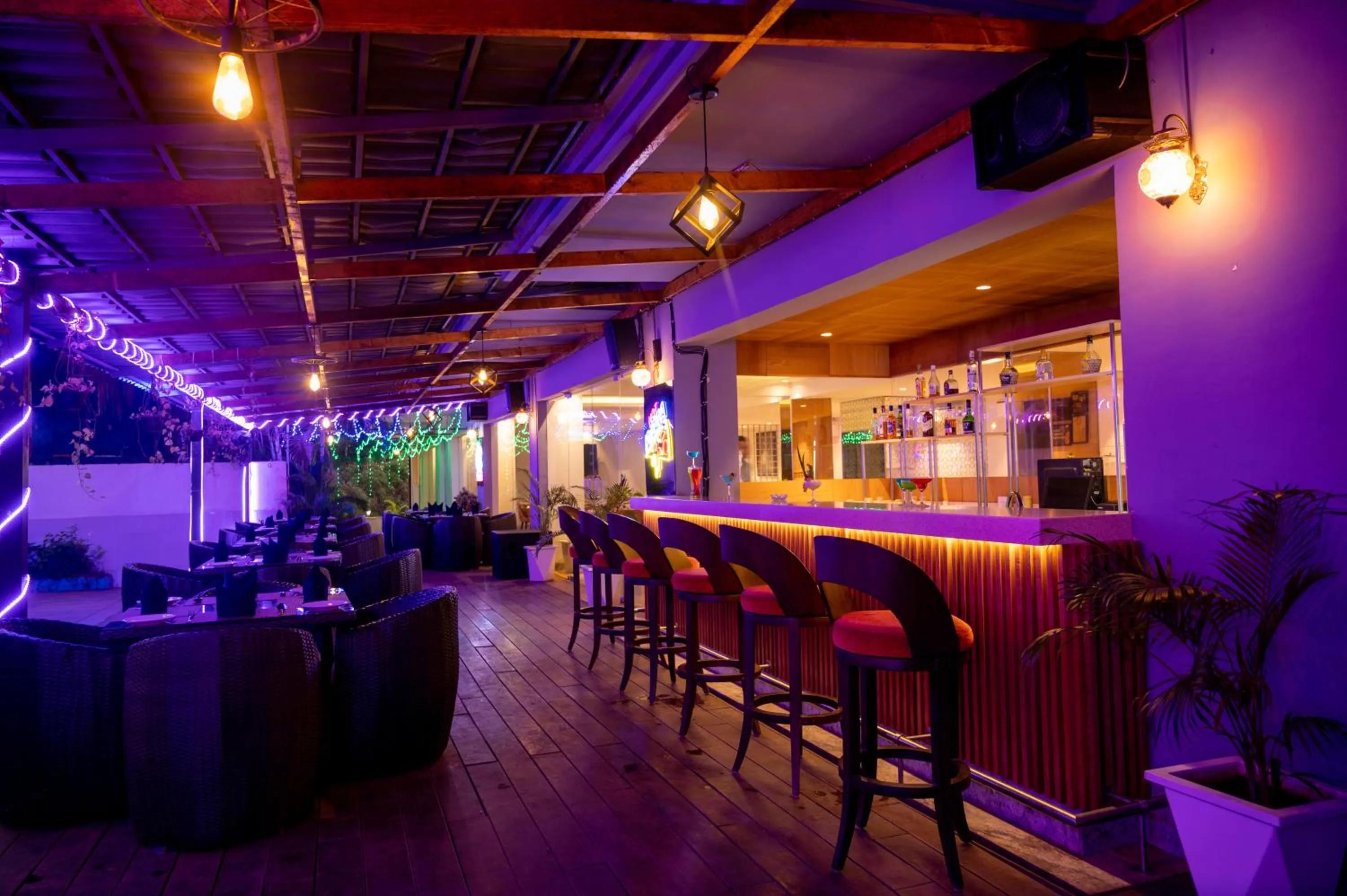 Lounge or bar in La Oasis by Meraden ,Goa