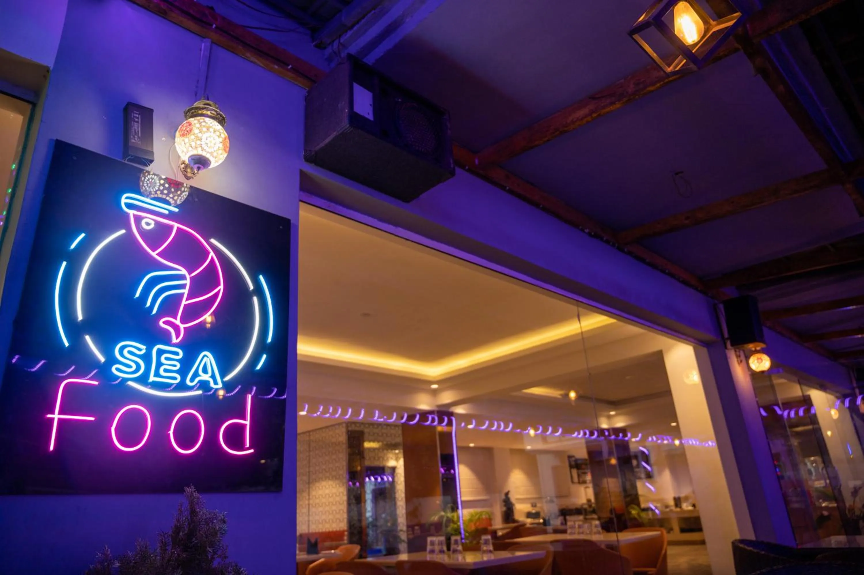 Swimming pool in La Oasis by Meraden ,Goa