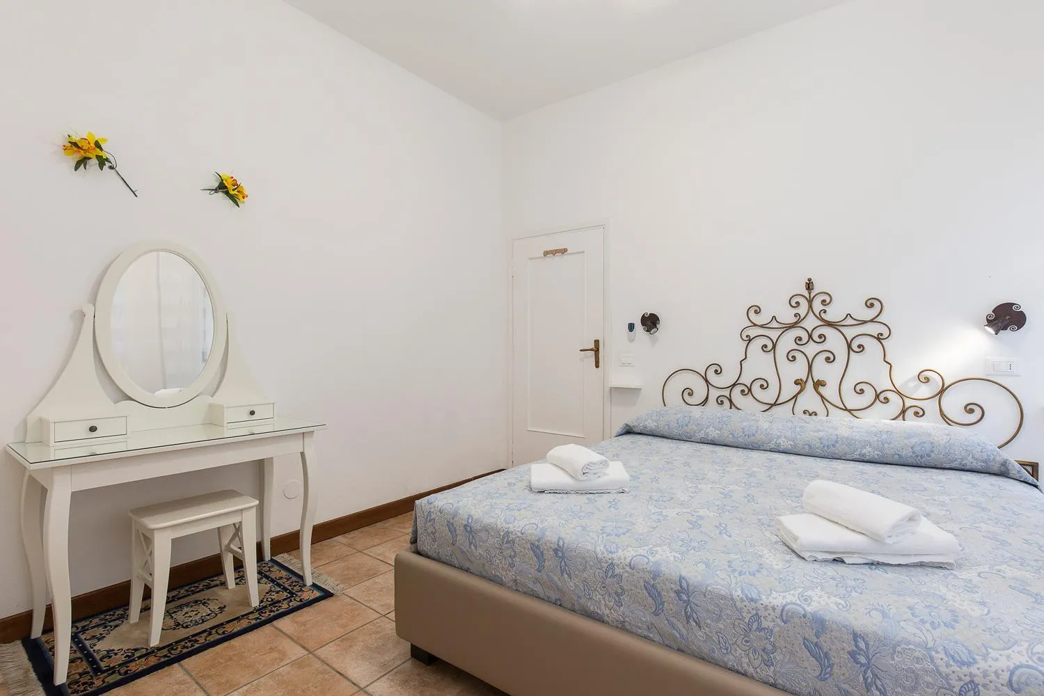 Bed in Rampolina view by Impero House