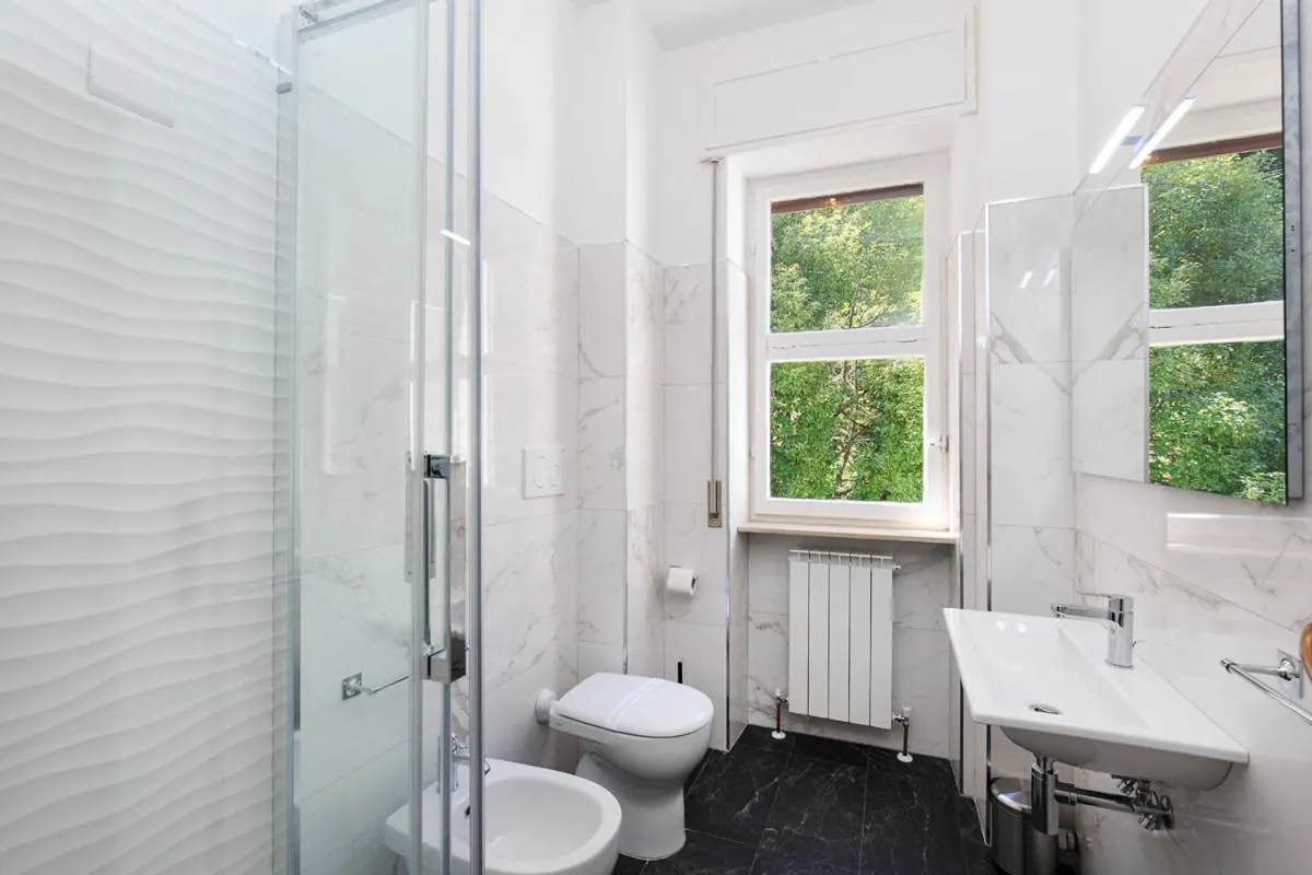 Shower in Rampolina view by Impero House