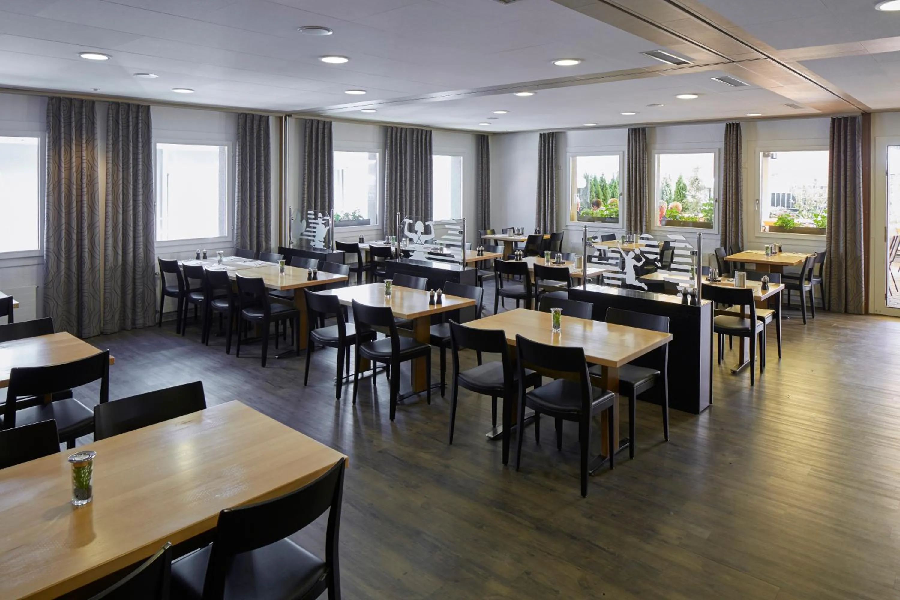 Restaurant/places to eat in Aparthotel Baden