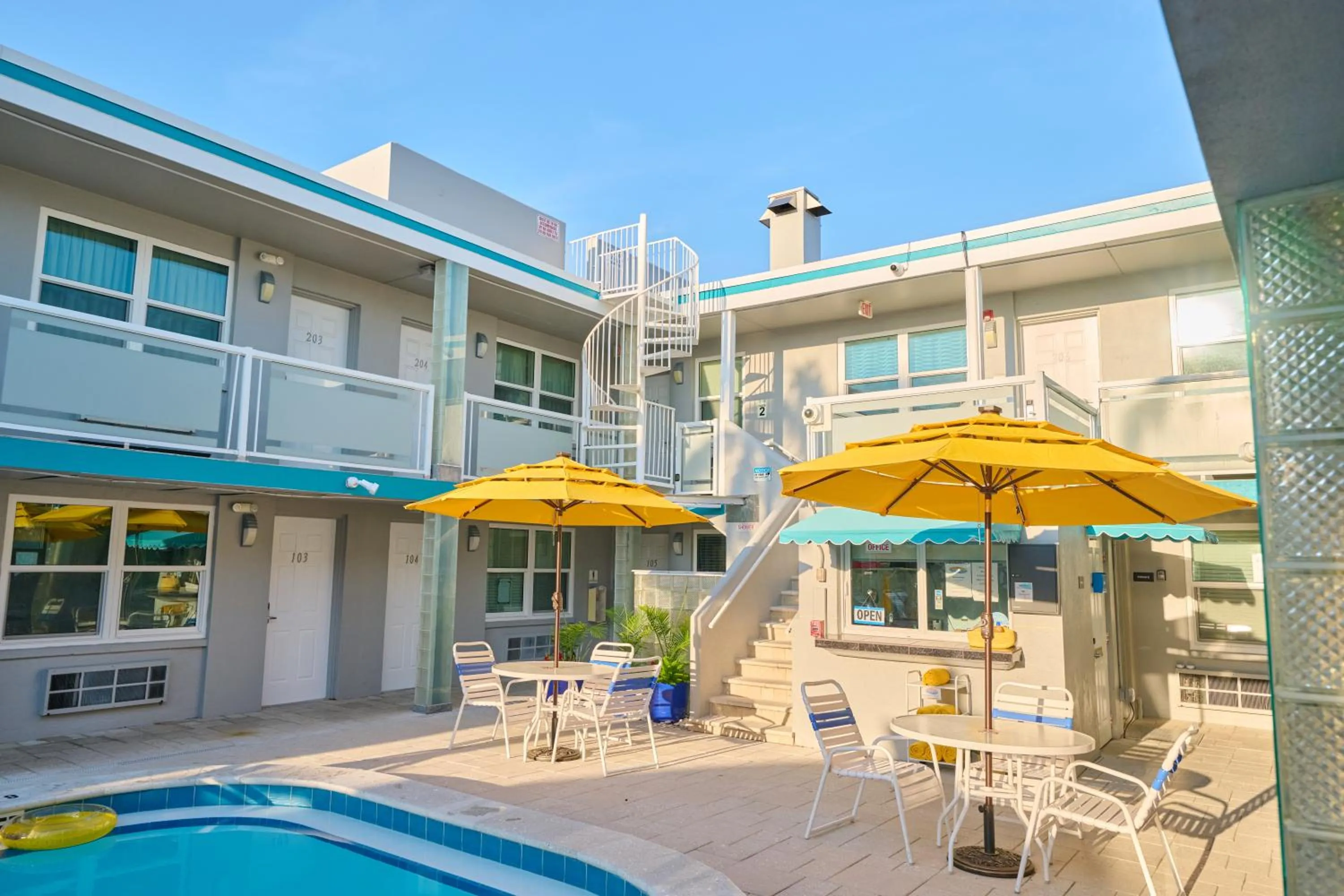 Camelot Beach Suites