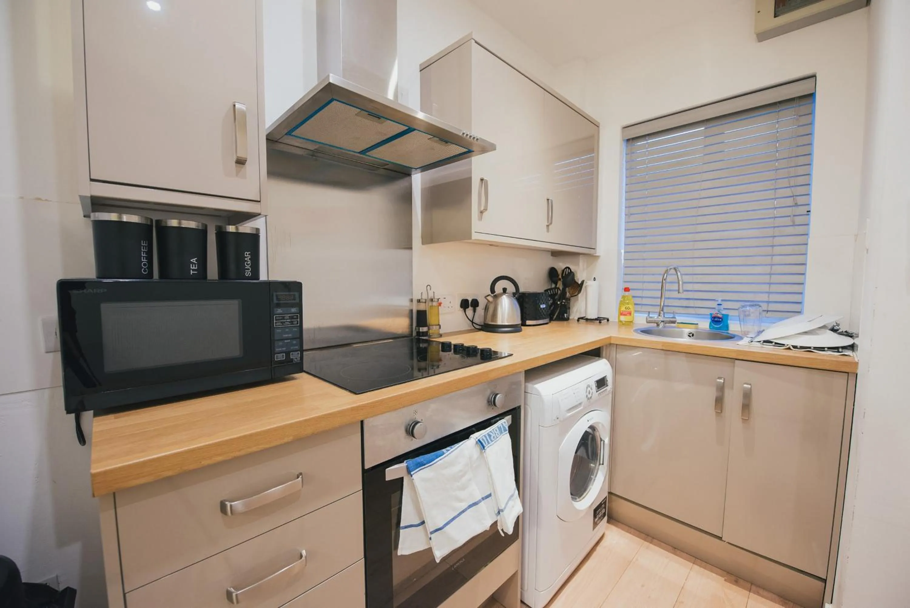 Kitchen or kitchenette in Home Sweet Home by Paymán Club