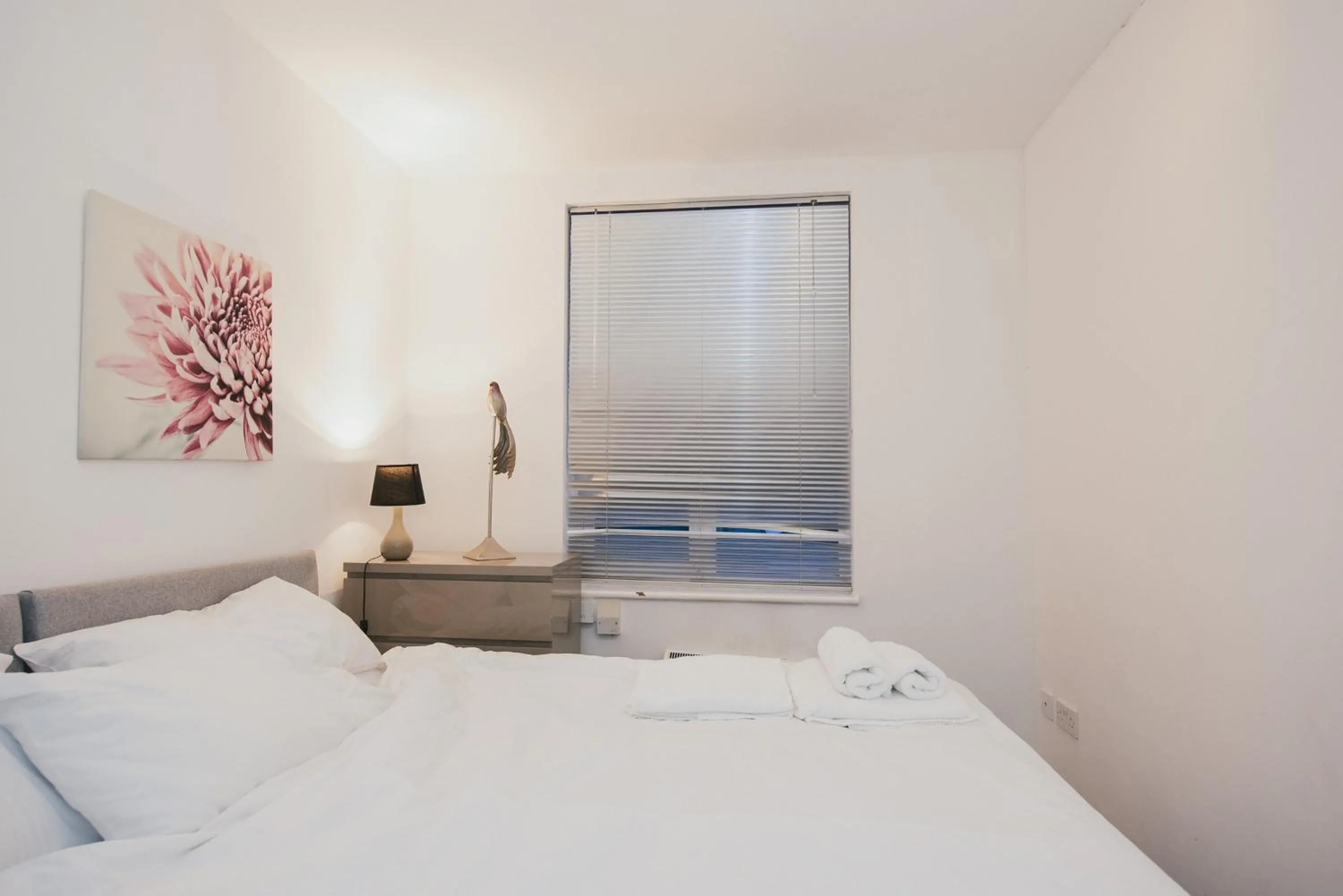 Bed in Home Sweet Home by Paymán Club