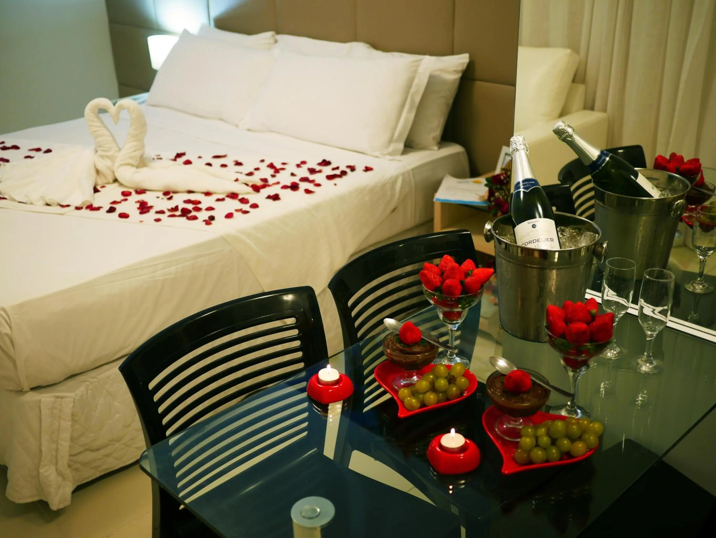 Photo of the whole room, Bed in Pousada Marie Claire Flats