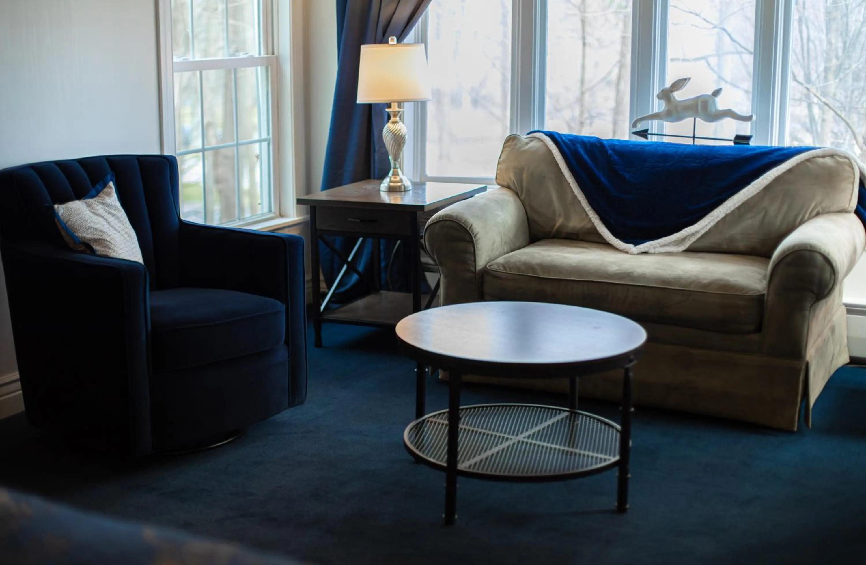 Seating area in Inn at Taughannock Falls
