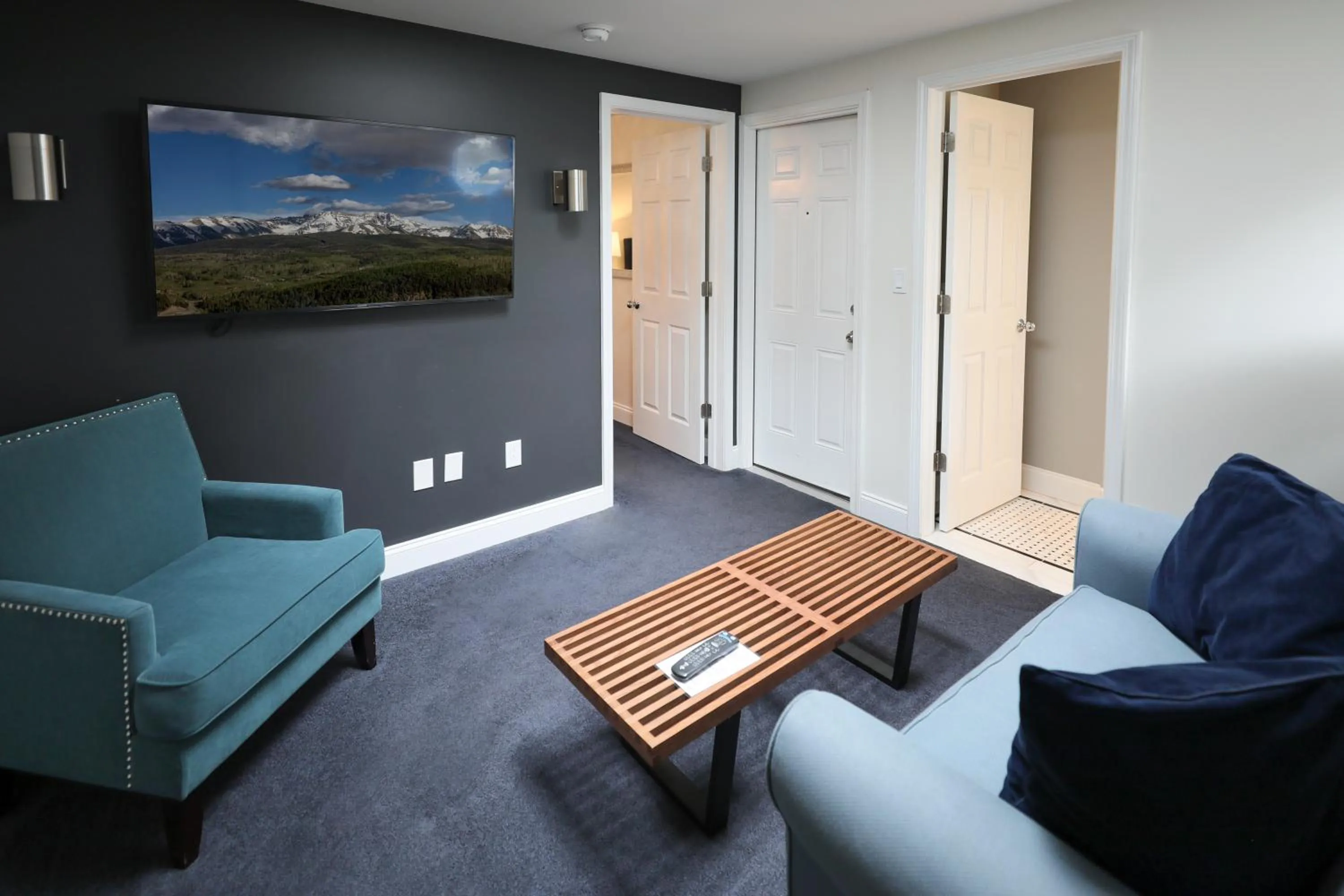 TV and multimedia in Inn at Taughannock Falls