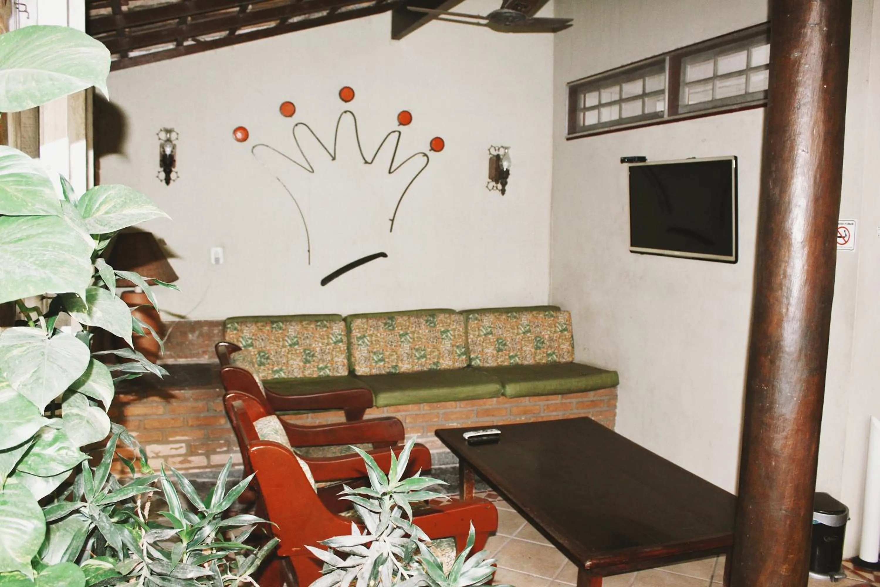 Communal lounge/ TV room in Hotel Pousada Del Rey