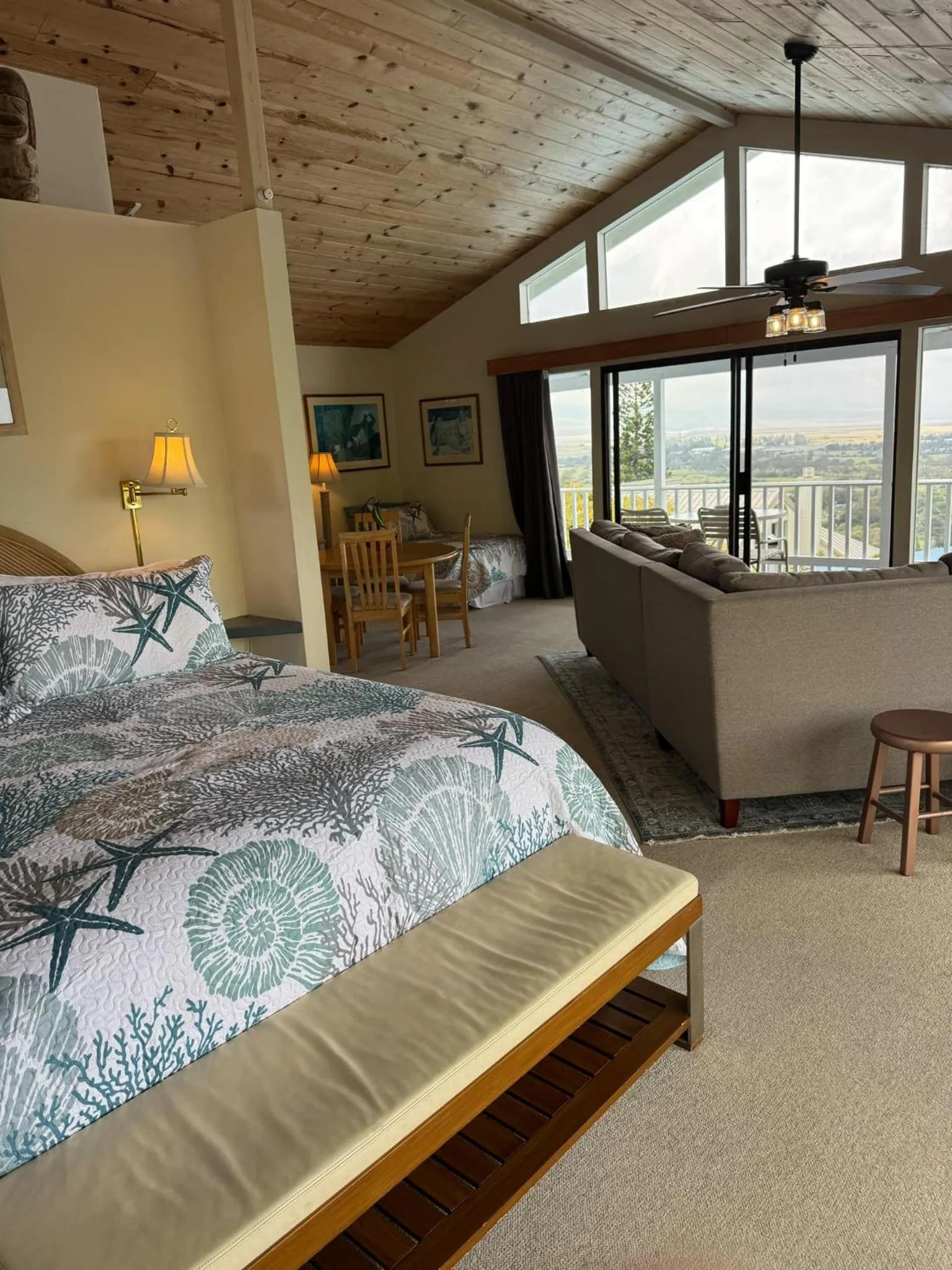 Bed in Belle Vue Waimea B&B Corporation - Big Island of Hawaii