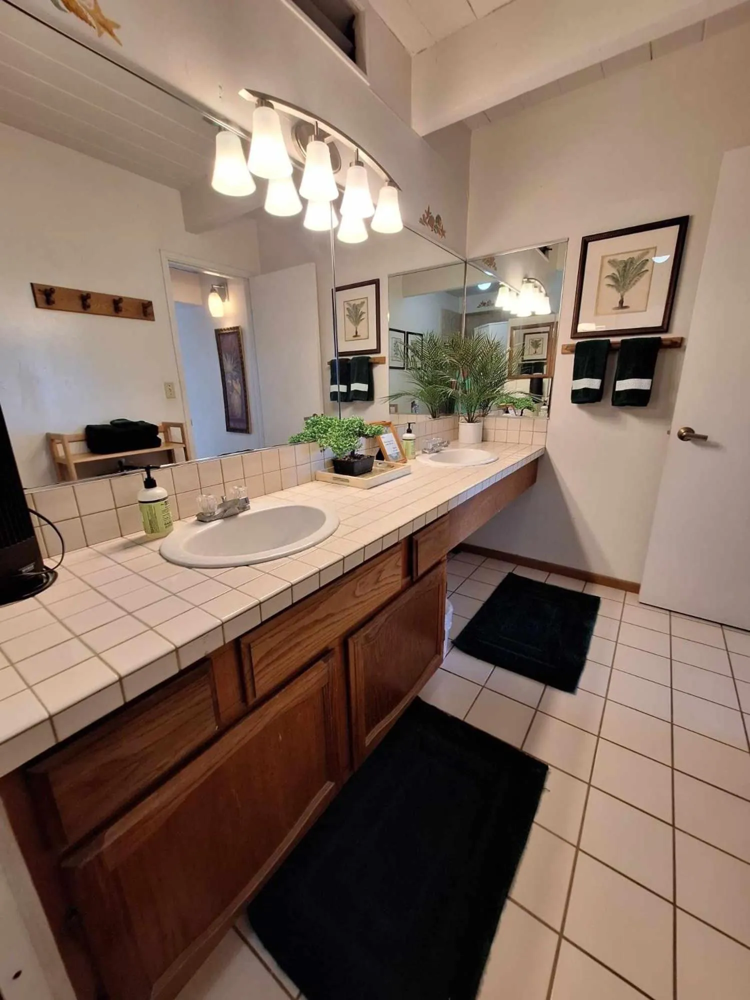 Bathroom in Belle Vue Waimea B&B Corporation - Big Island of Hawaii