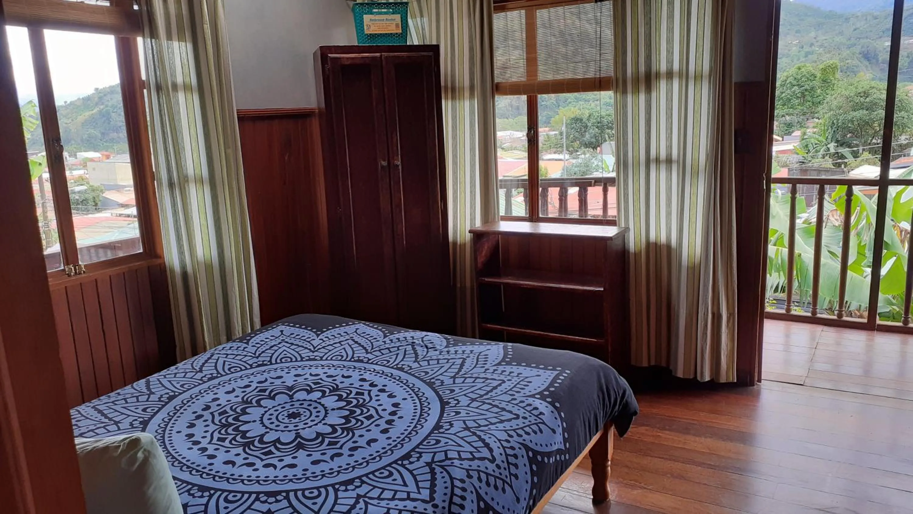 Photo of the whole room, Bed in Montaña Linda Guest House Orosi