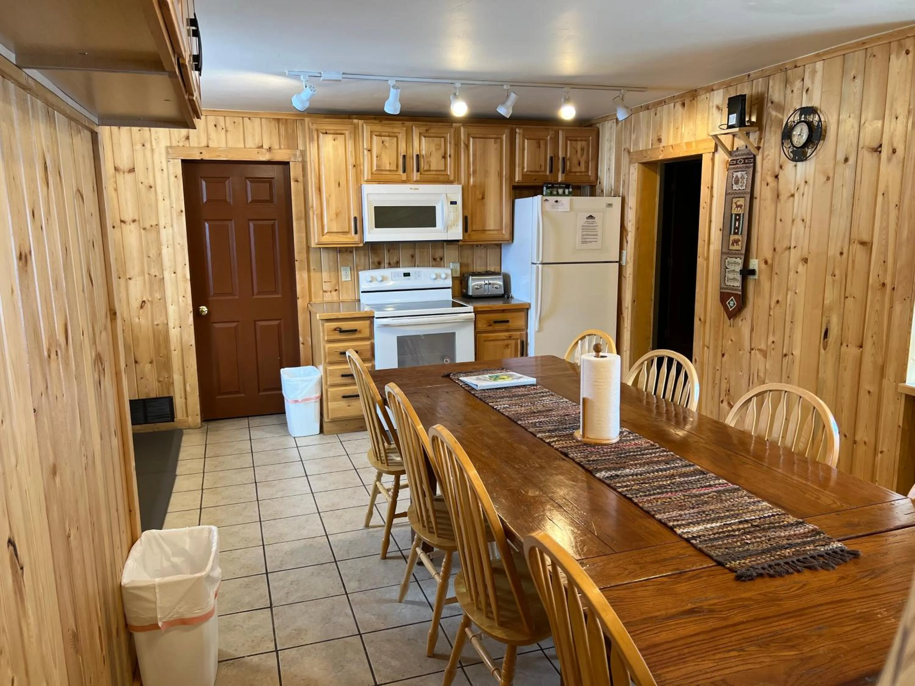 Kitchen or kitchenette in Faithful Street Inn