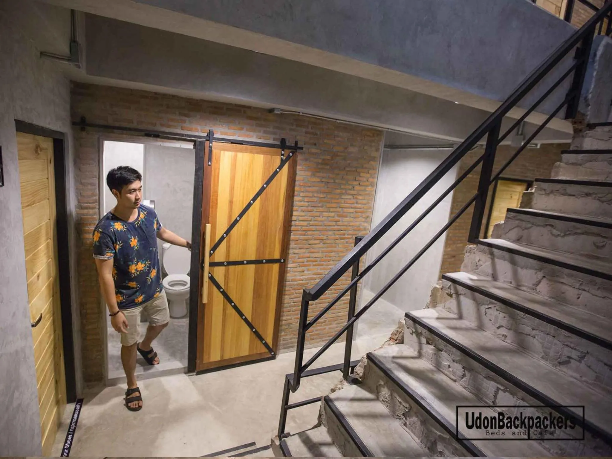 UdonBackpackers Beds and Cafe