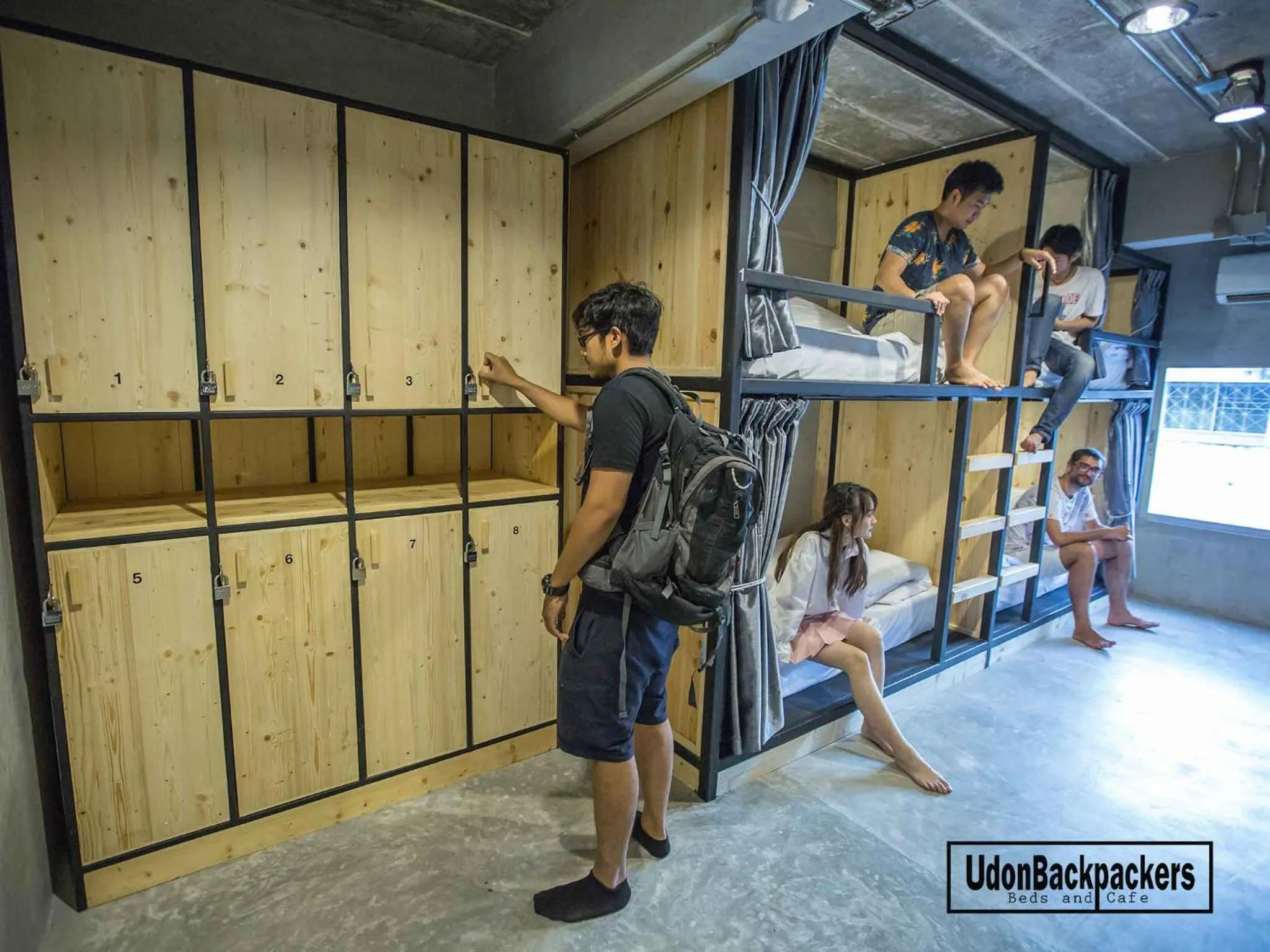 UdonBackpackers Beds and Cafe