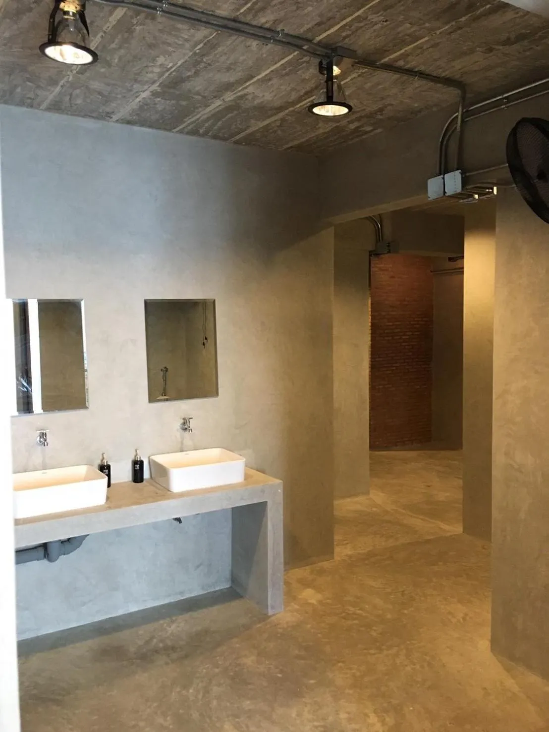 UdonBackpackers Beds and Cafe