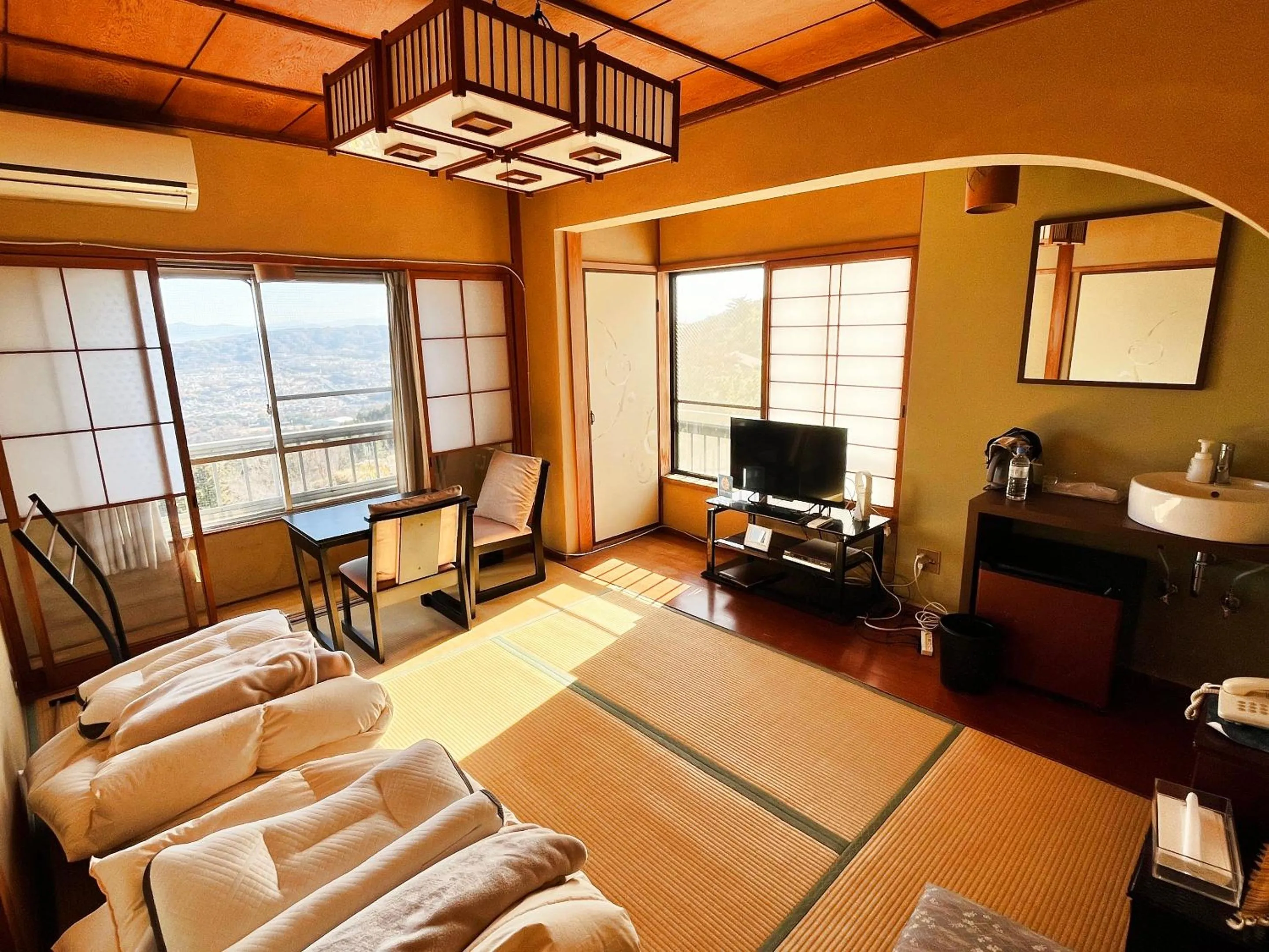 Photo of the whole room in Shiroyama Ryokan