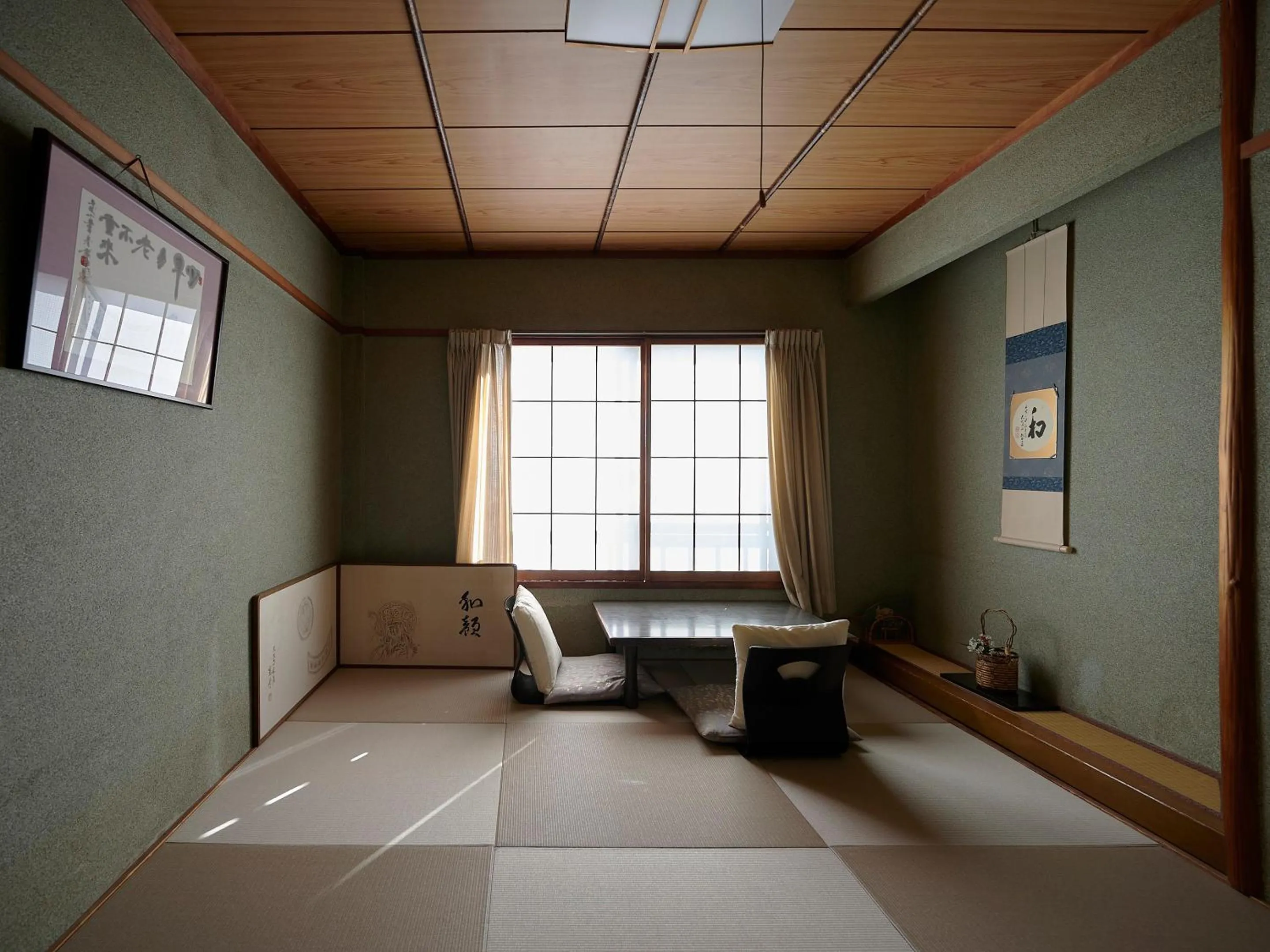 Photo of the whole room in Shiroyama Ryokan