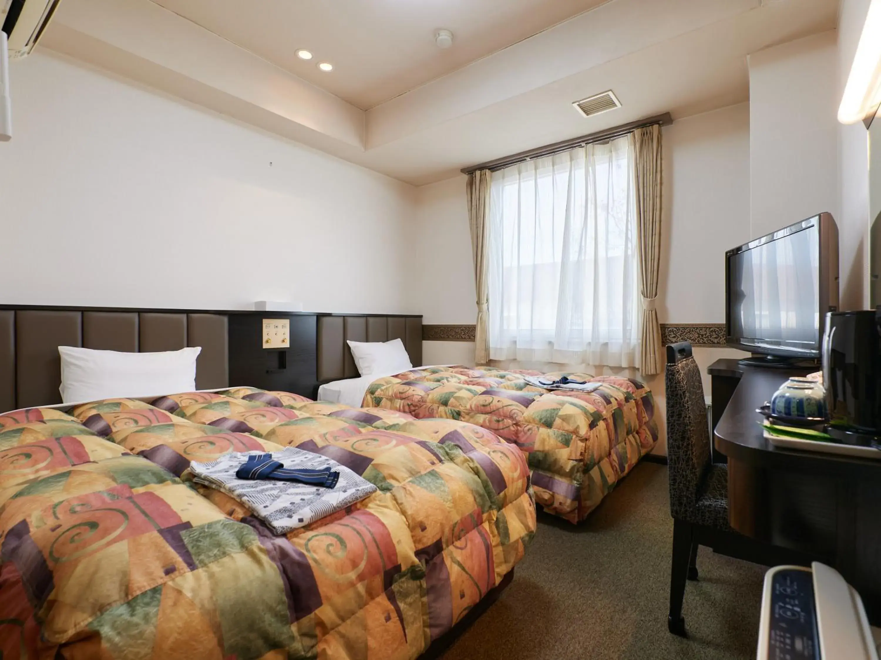 【Main Building】Twin Room Compact - single occupancy - Non-Smoking in Gamagori Hotel 【Main Building】Twin Room Compact - single occupancy - Non-Smoking in Gamagori Hotel