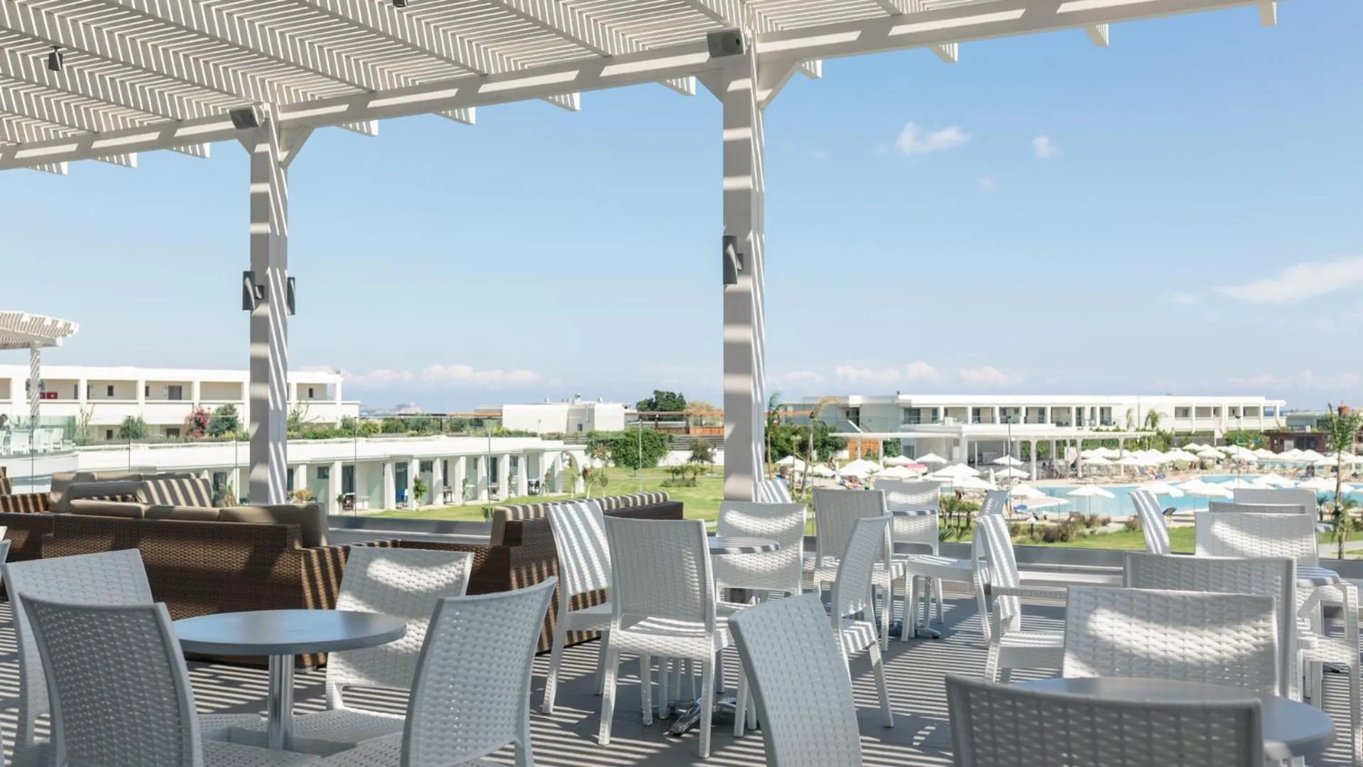 Restaurant/places to eat in Asterias Beach Resort