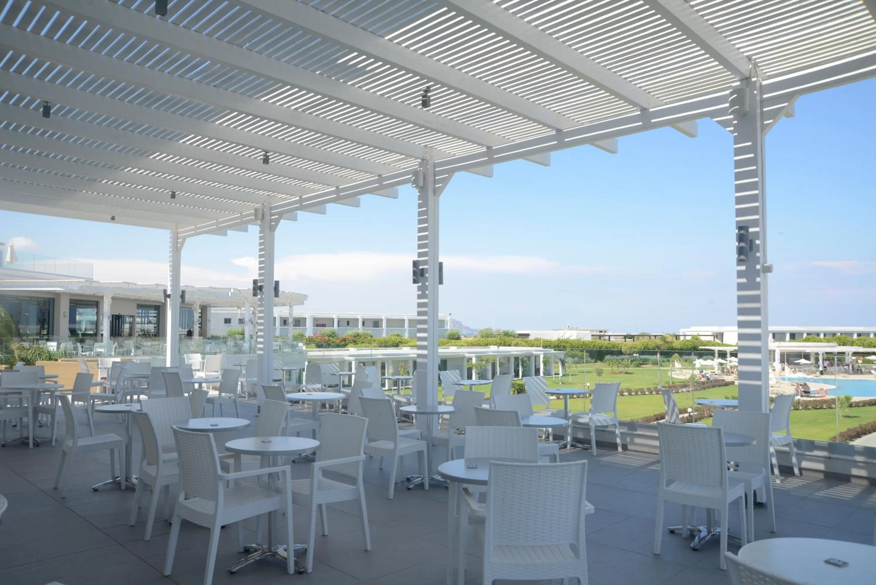 Restaurant/places to eat in Asterias Beach Resort