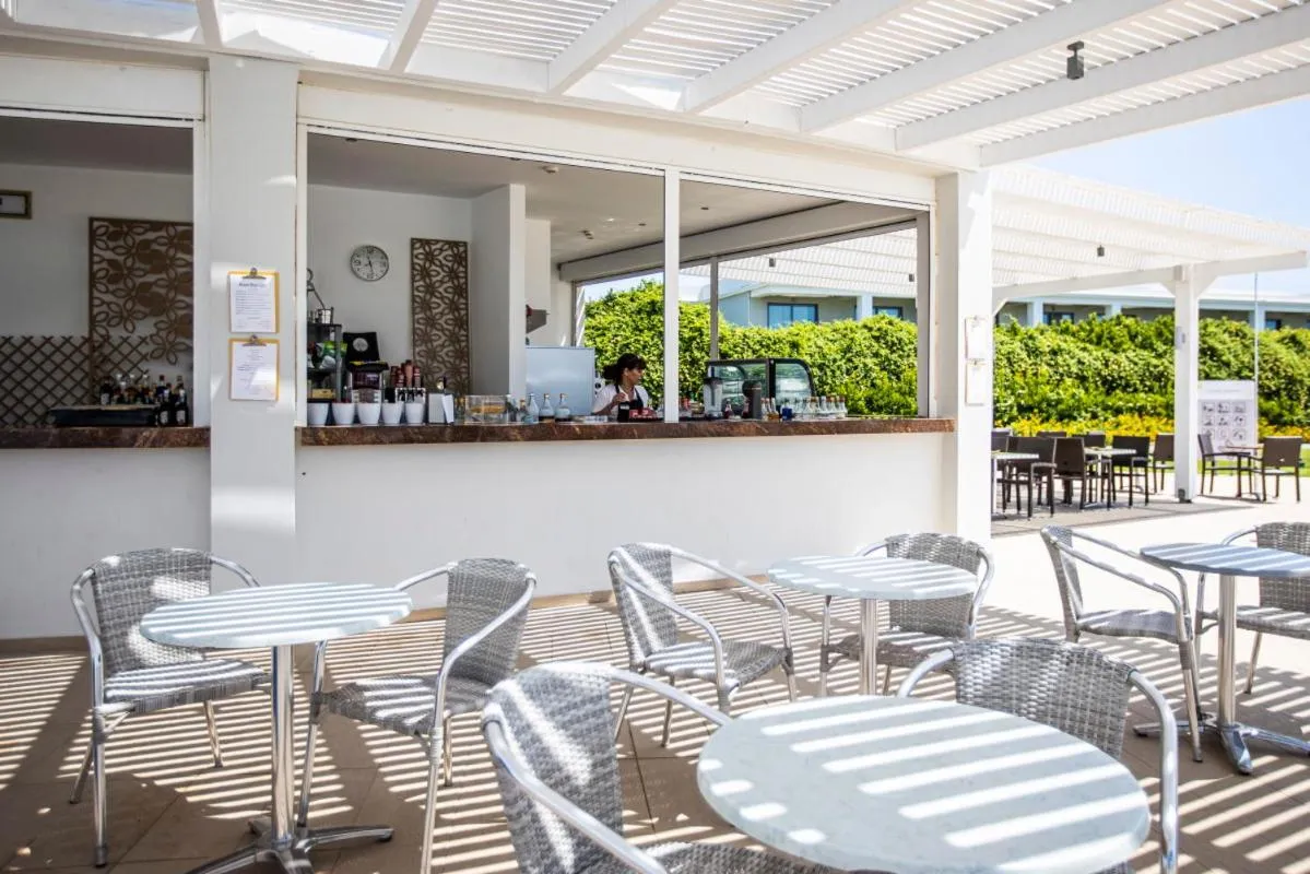 Lounge or bar in Asterias Beach Resort