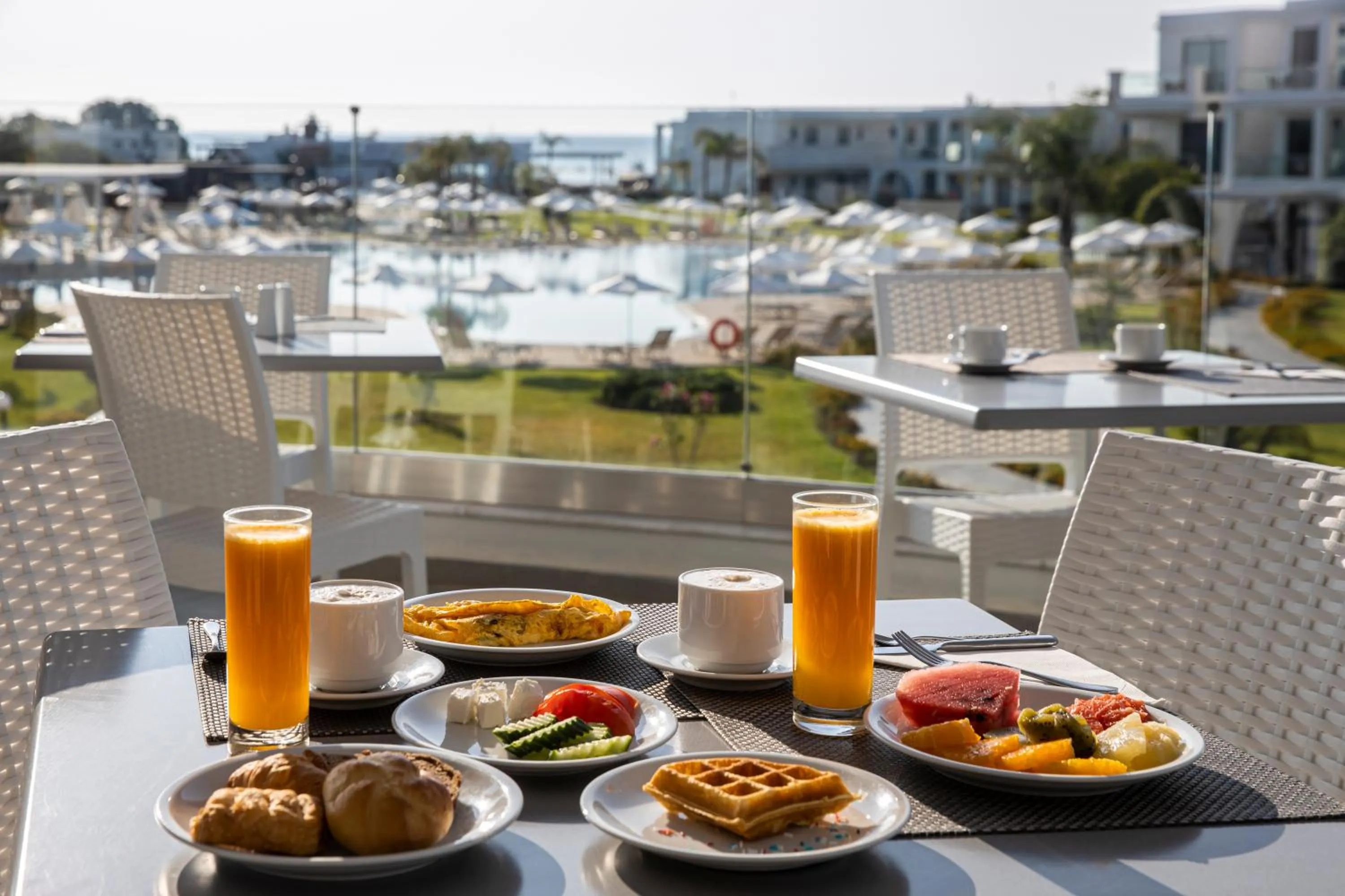 Restaurant/places to eat in Asterias Beach Resort