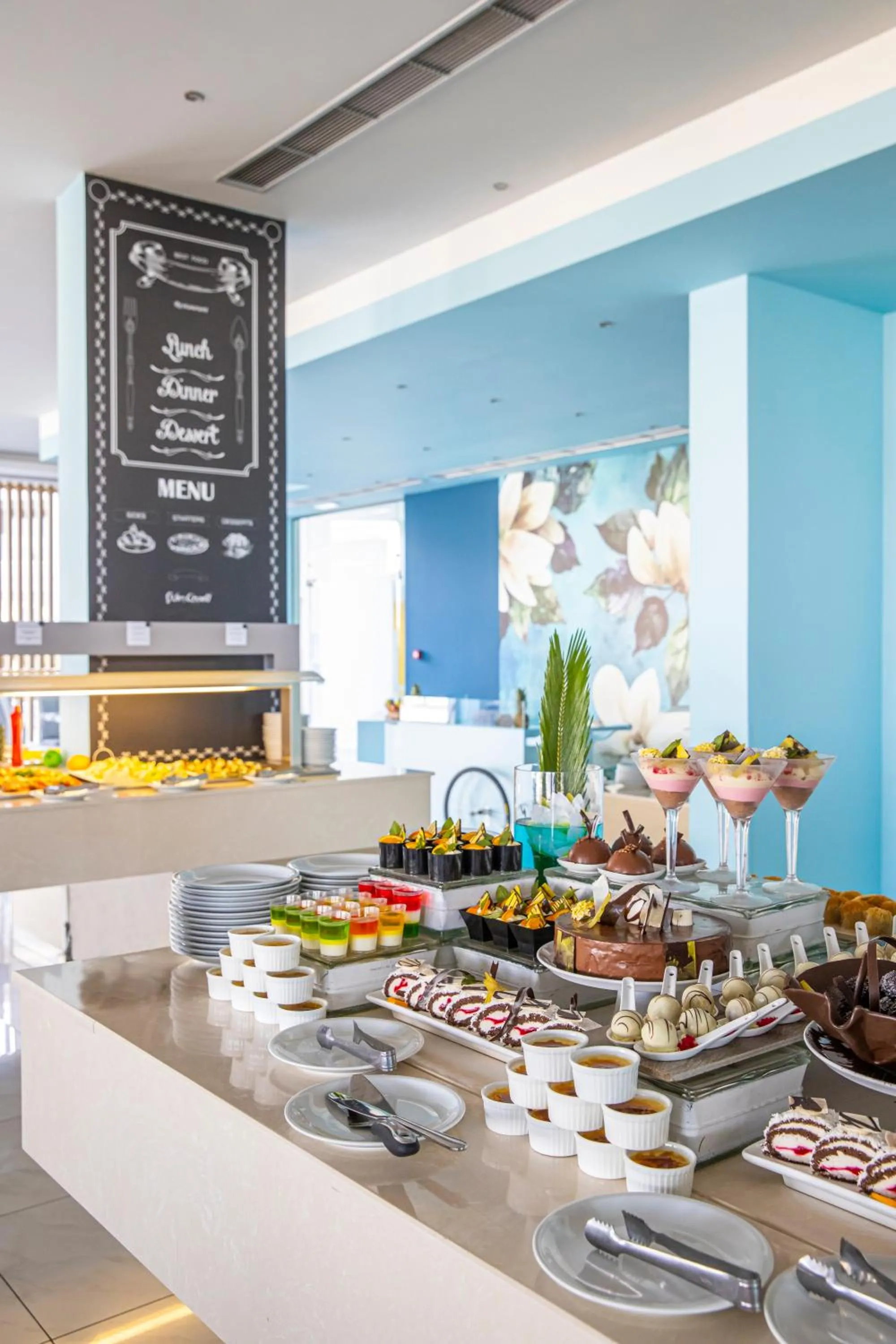 Restaurant/places to eat in Asterias Beach Resort