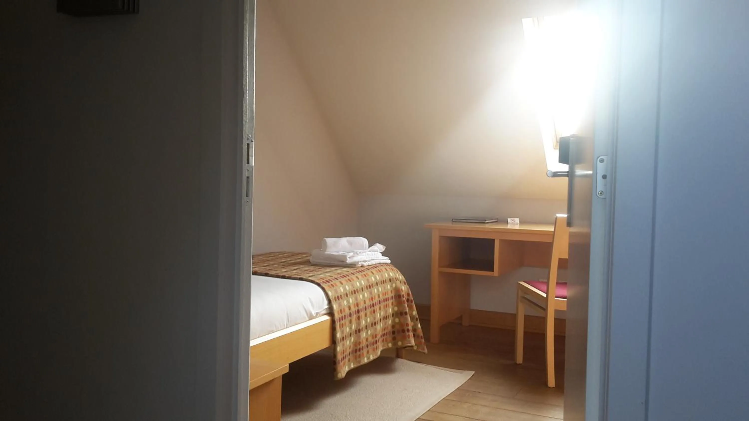 Bedroom, Bed in Irish College Leuven