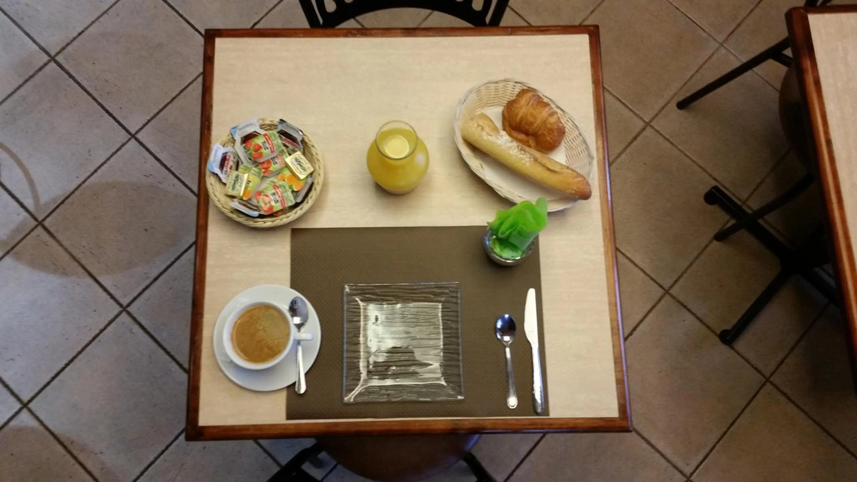 Breakfast in Hostellerie des Colonnes
