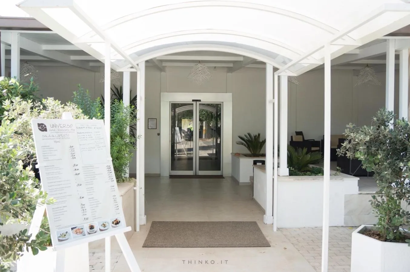 Facade/entrance in Hotel Universo
